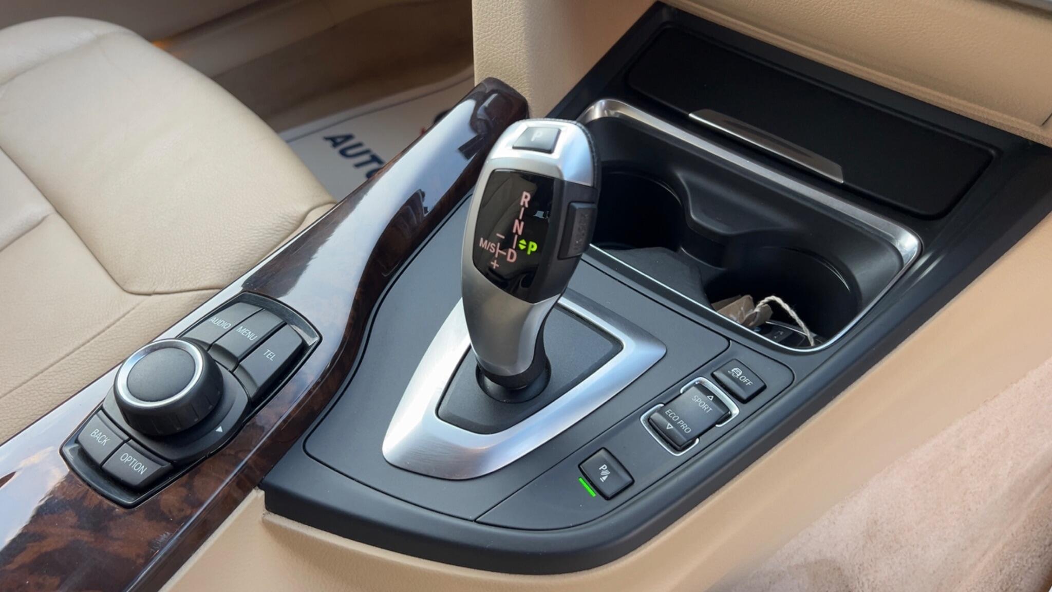 BMW 3 Series view 23