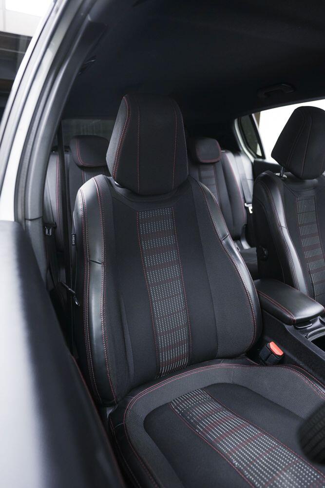 Peugeot 308 view 11