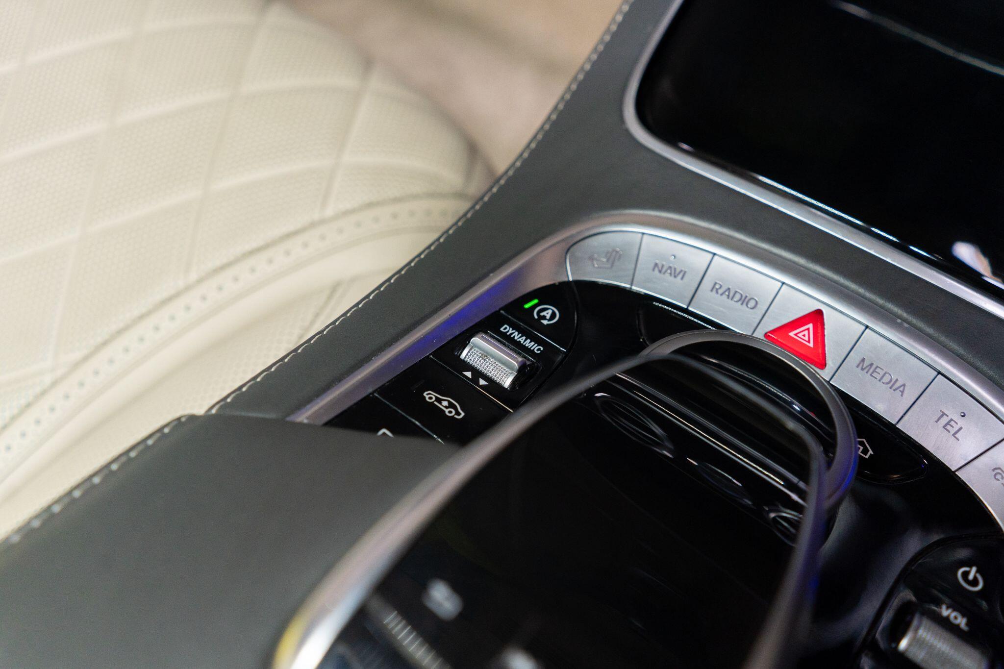 Mercedes-Benz S-Class view 37
