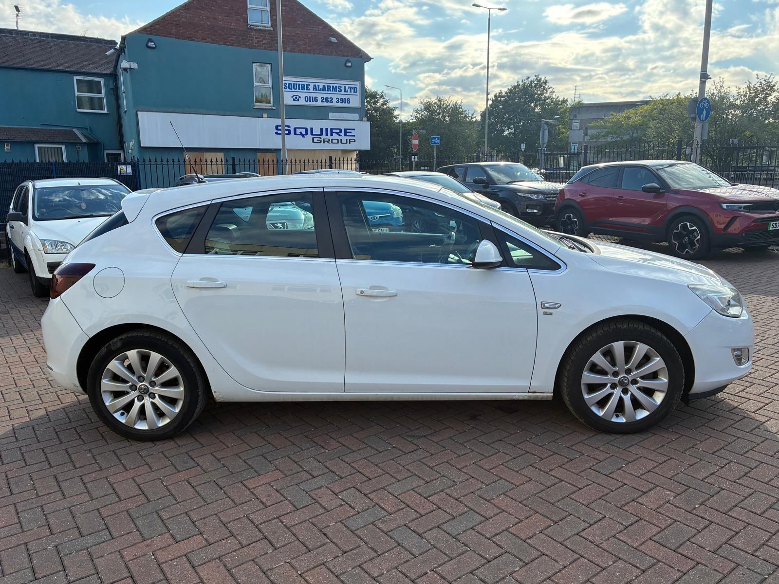 Vauxhall Astra view 4