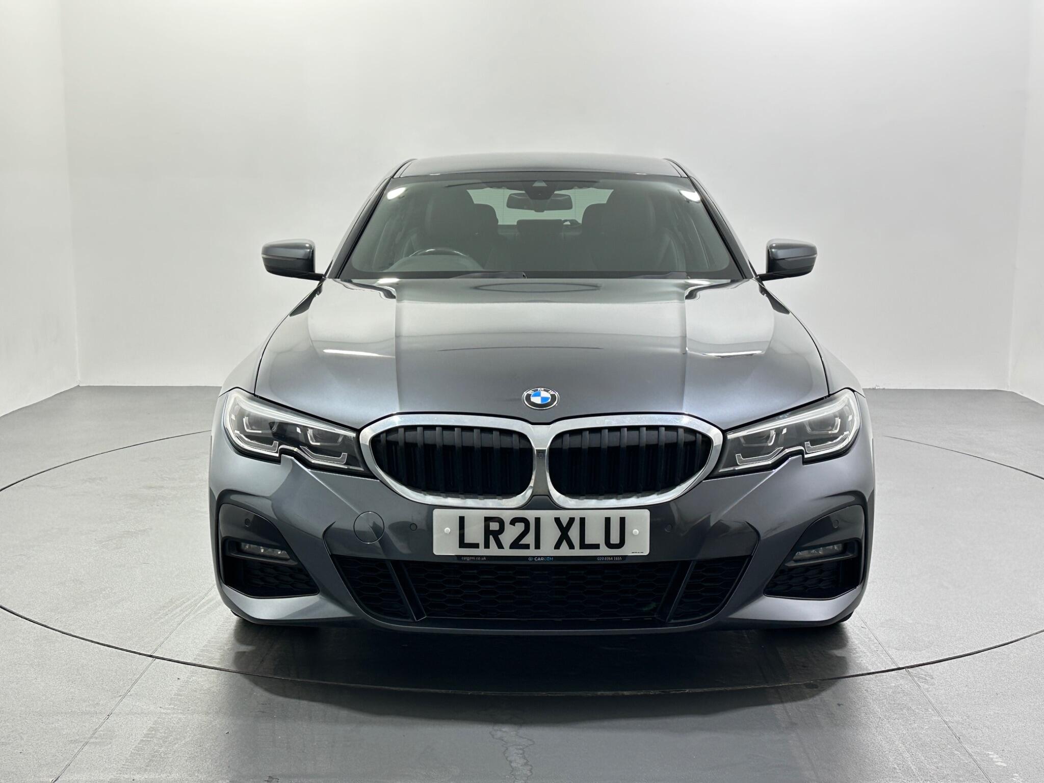 BMW 3 Series view 3