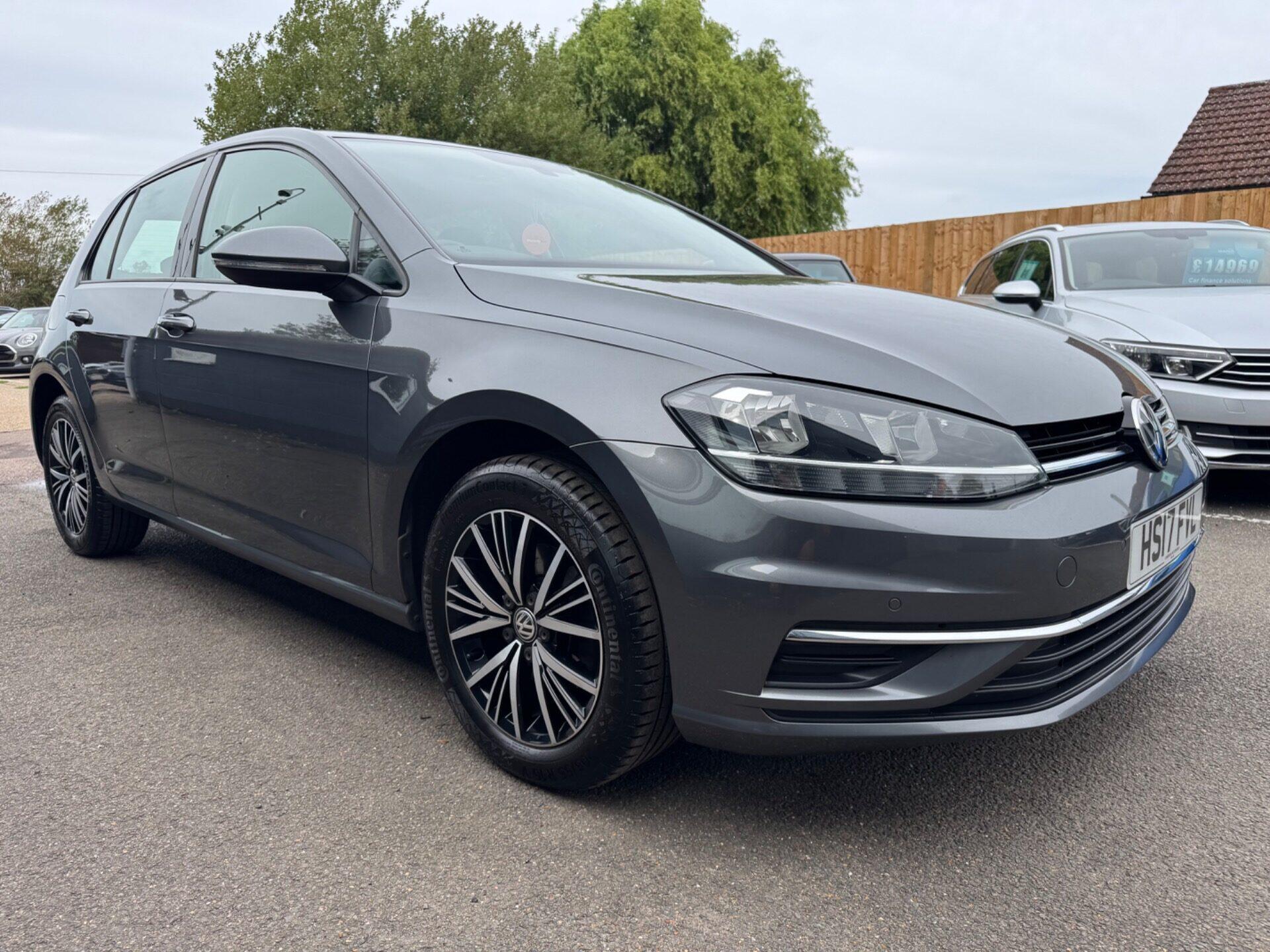 Volkswagen Golf view 2