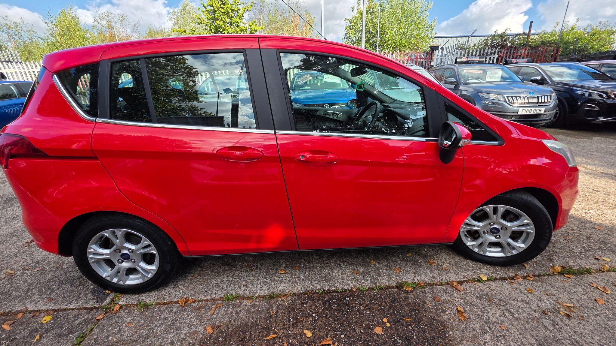 Ford B-Max view 14