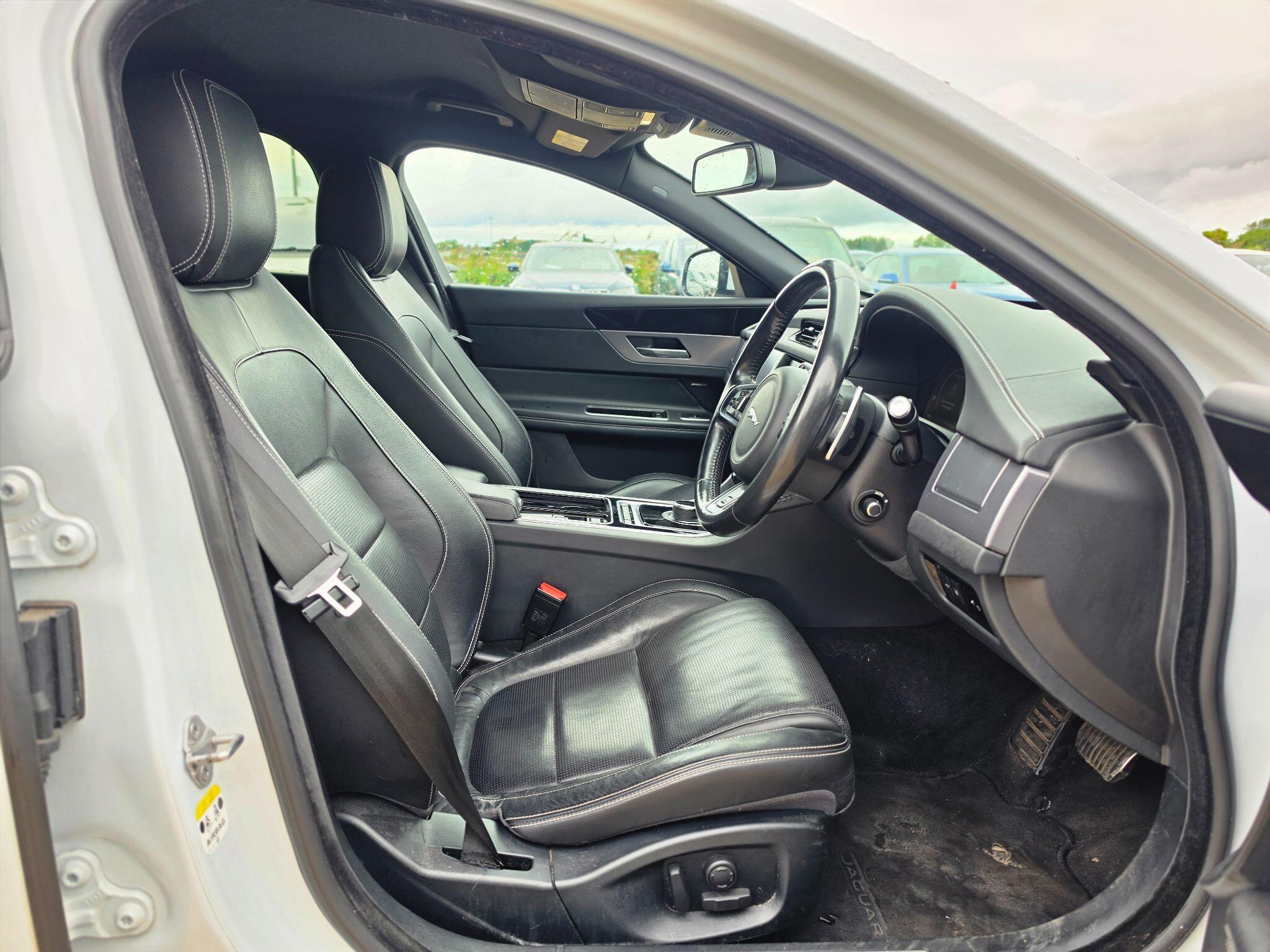 Jaguar XF view 7