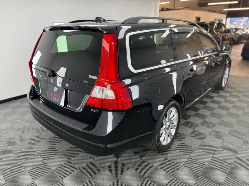 2010 Volvo V70 image 5