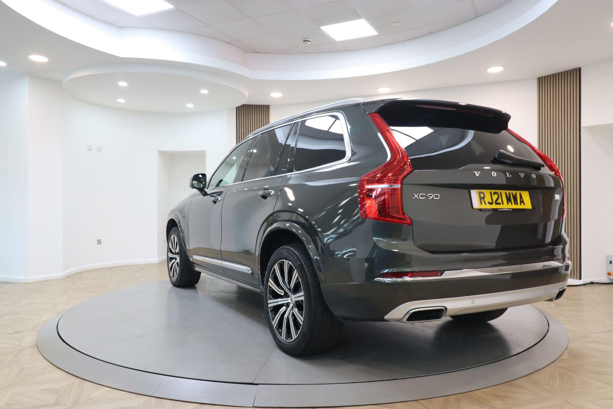 Volvo XC90 view 8
