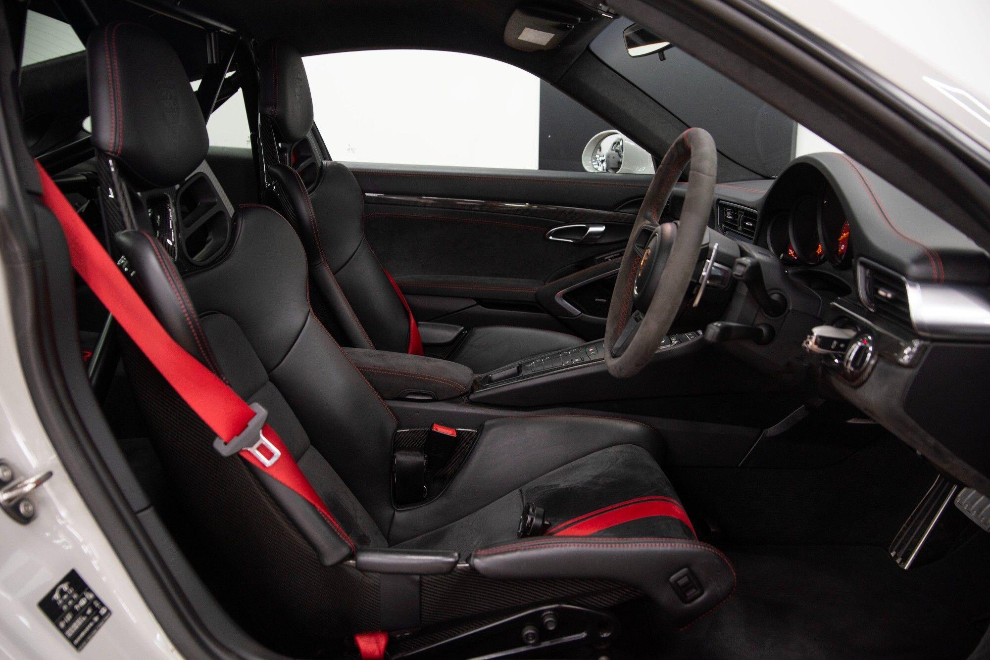 Porsche 911 view 28