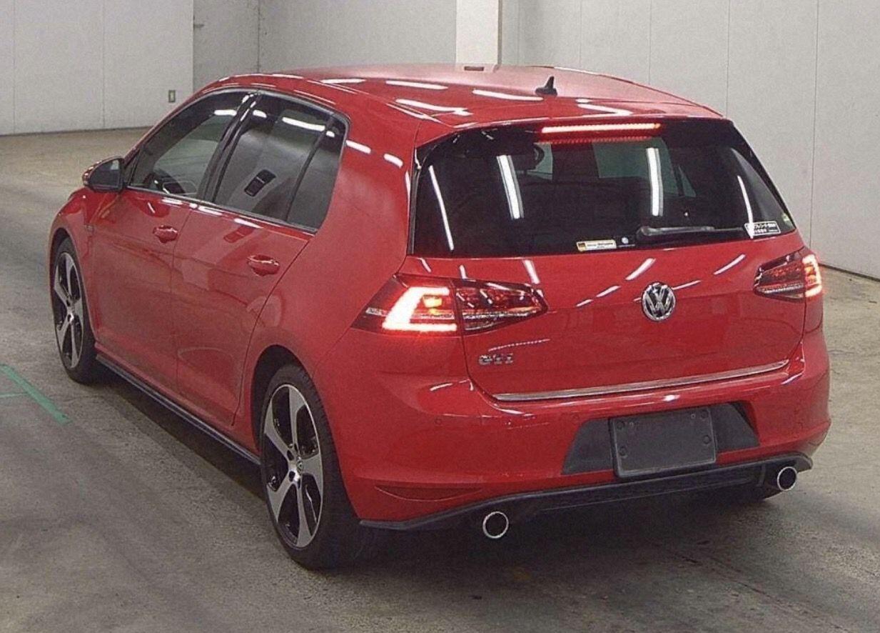 Volkswagen Golf view 2