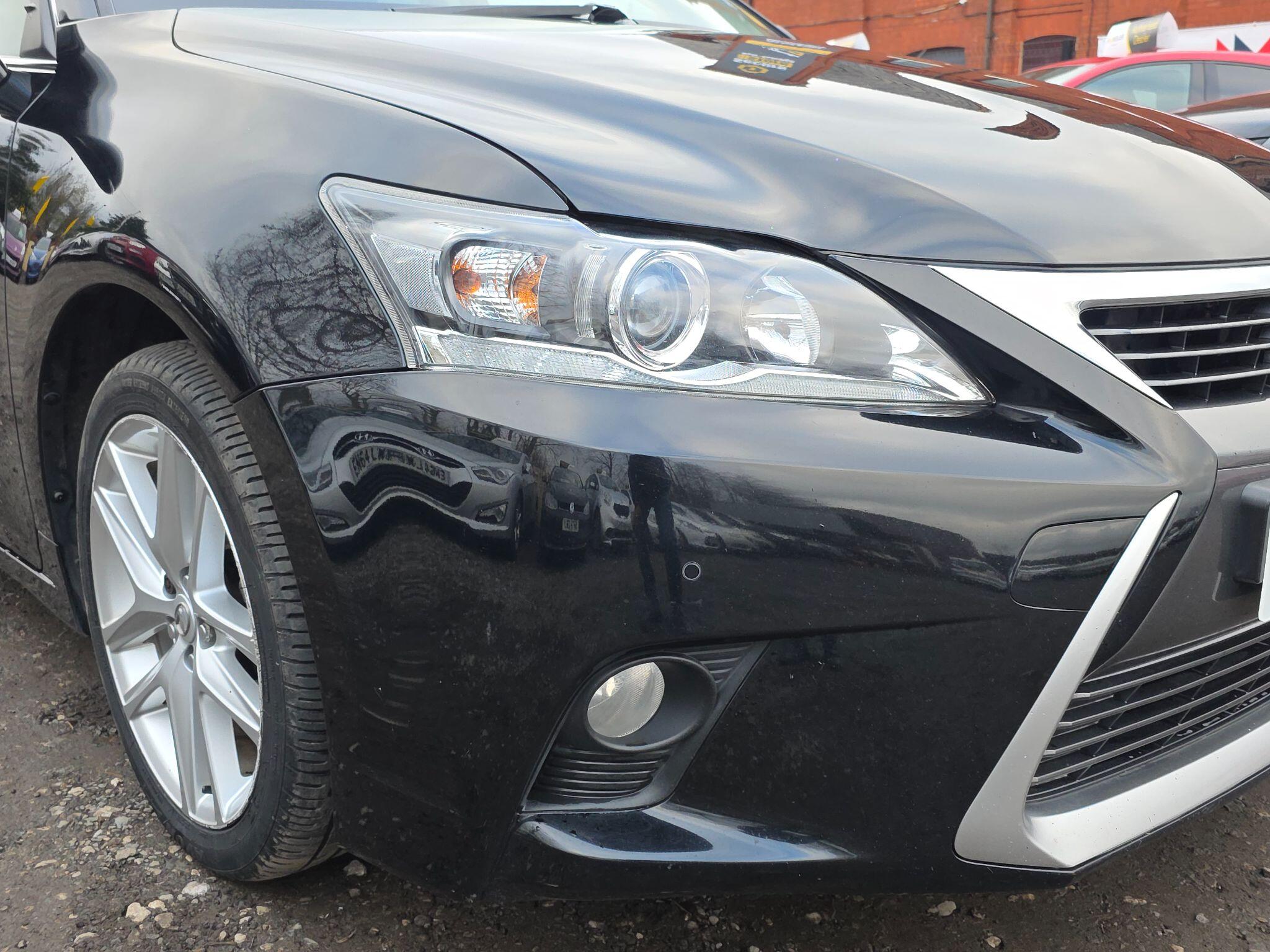 2015 Lexus CT image 90