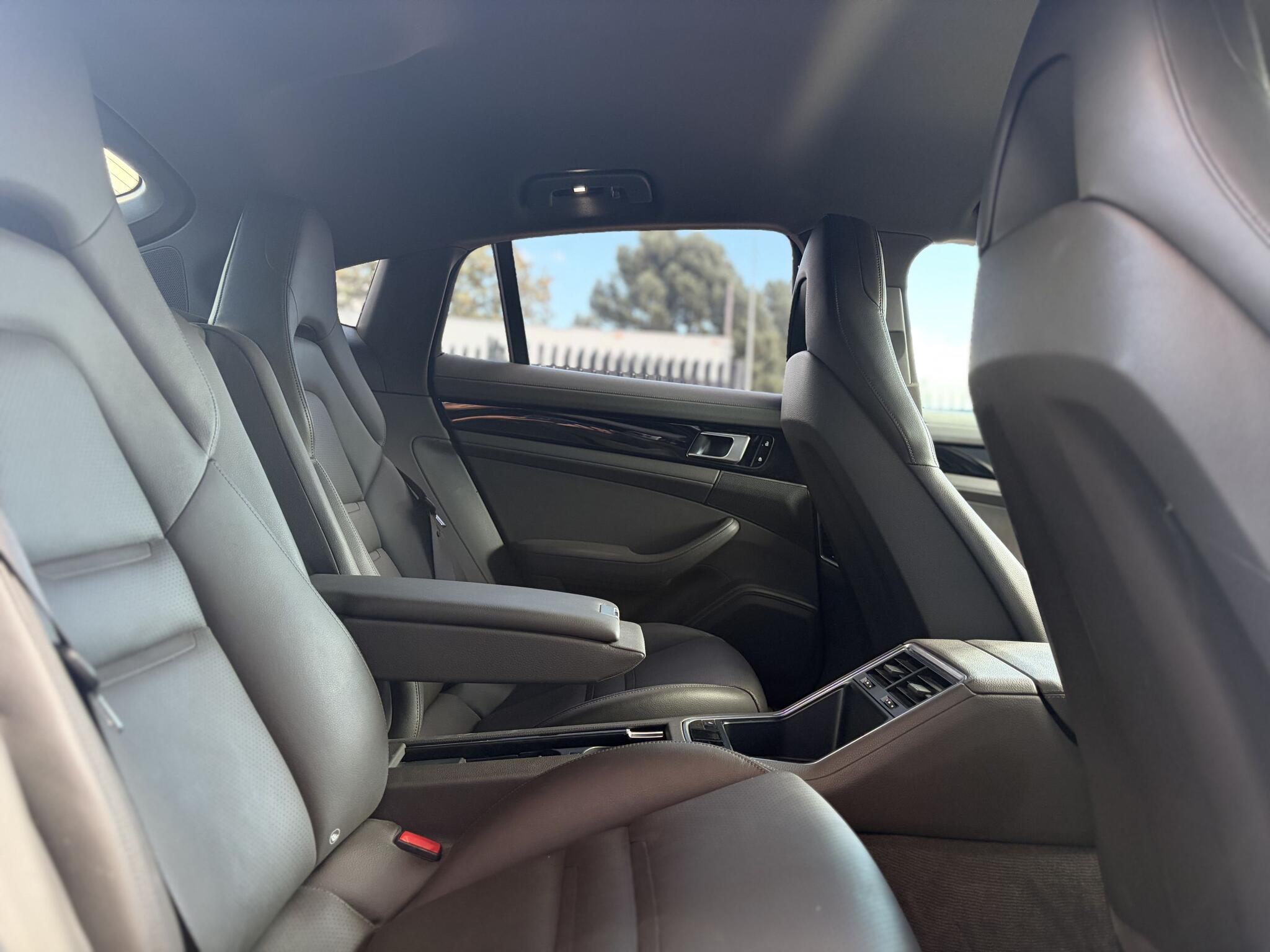 Porsche Panamera view 18