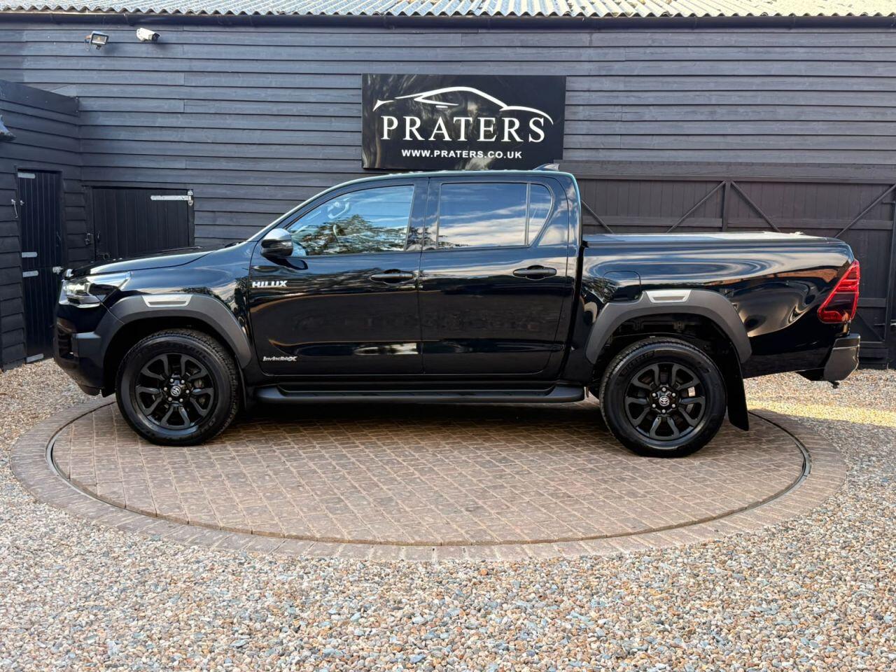 Toyota Hilux view 29