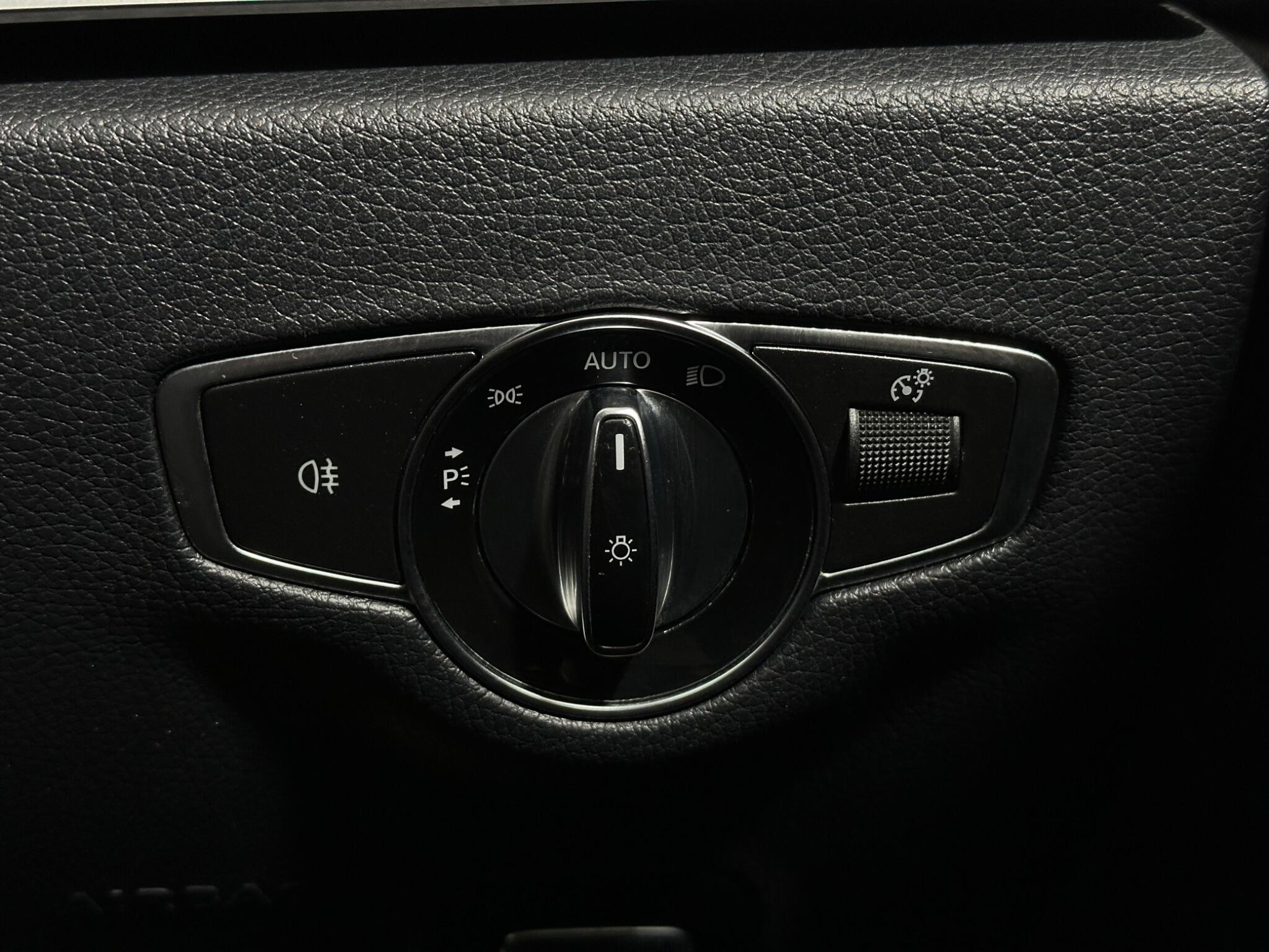 Mercedes-Benz E-Class view 18