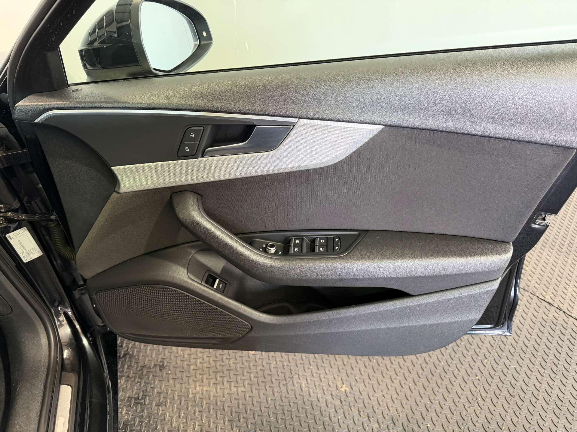 Audi A4 view 19