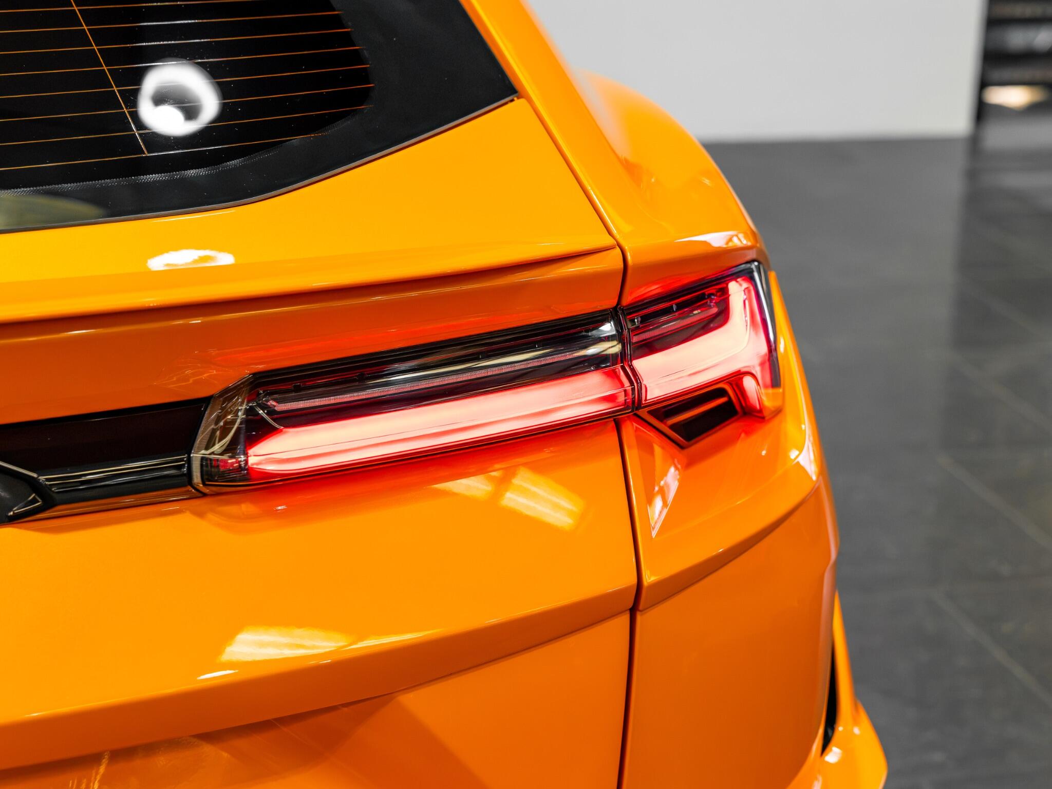 Lamborghini Urus view 15