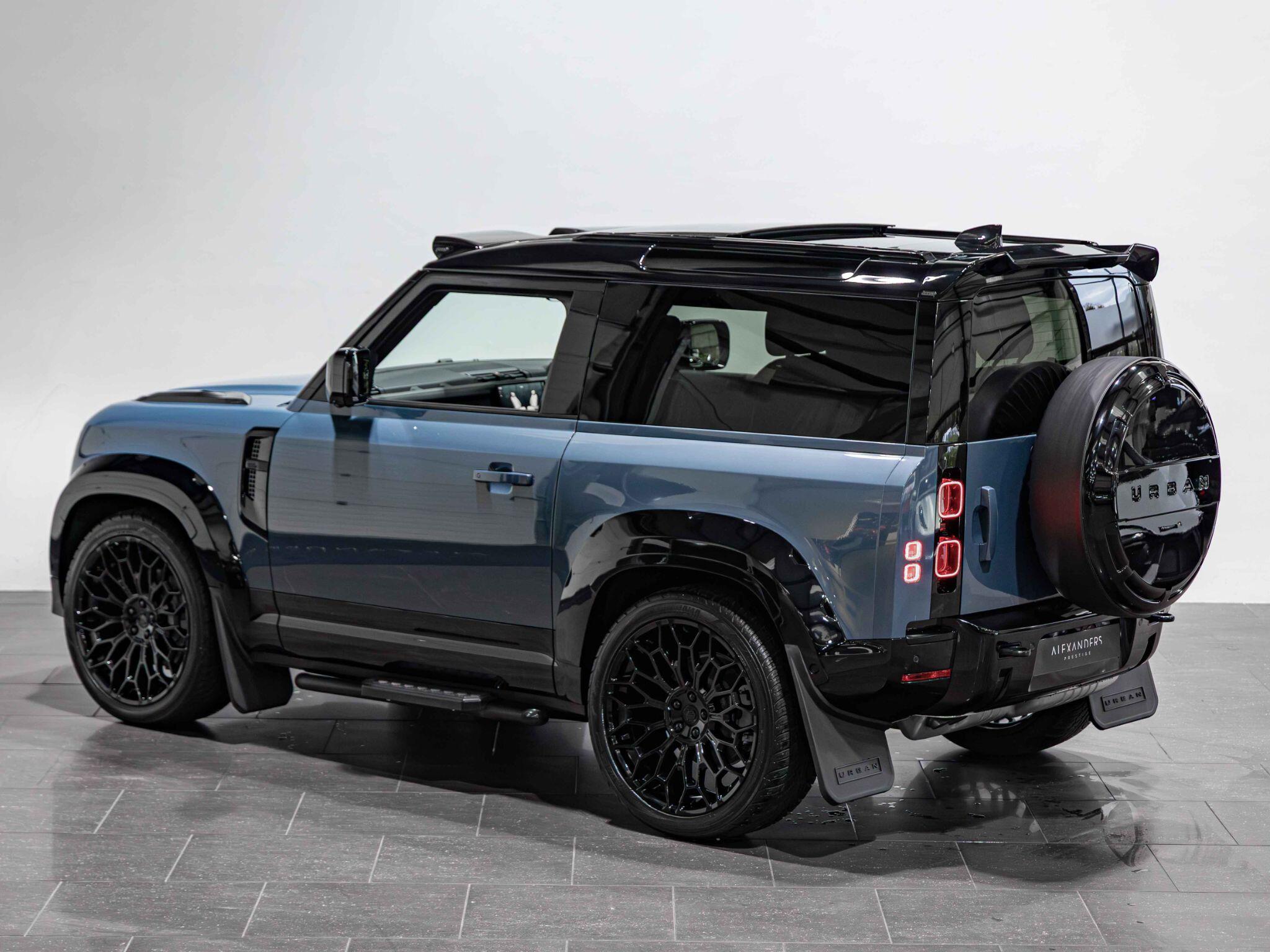 Land Rover Defender view 5