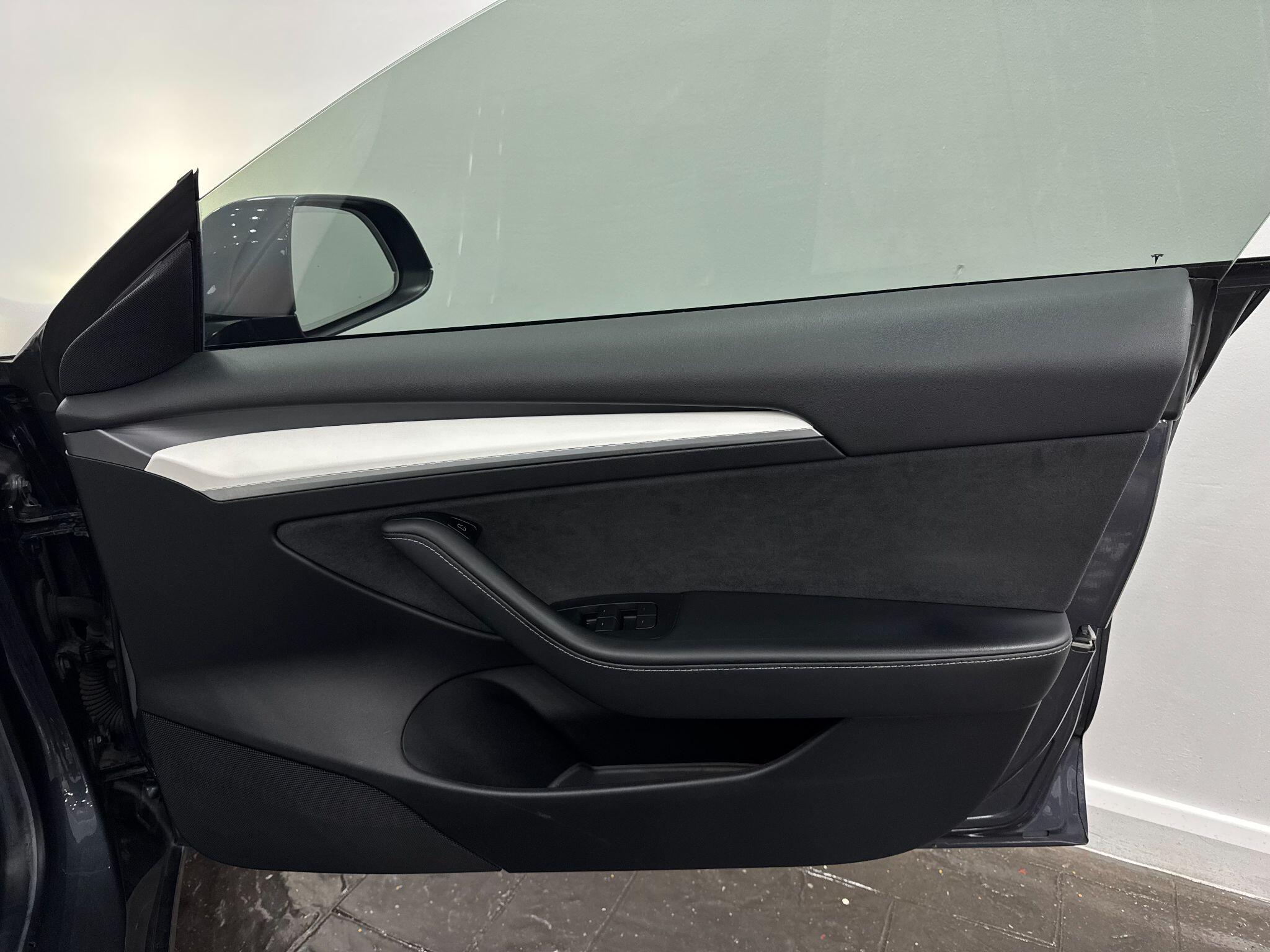 Tesla Model 3 view 27