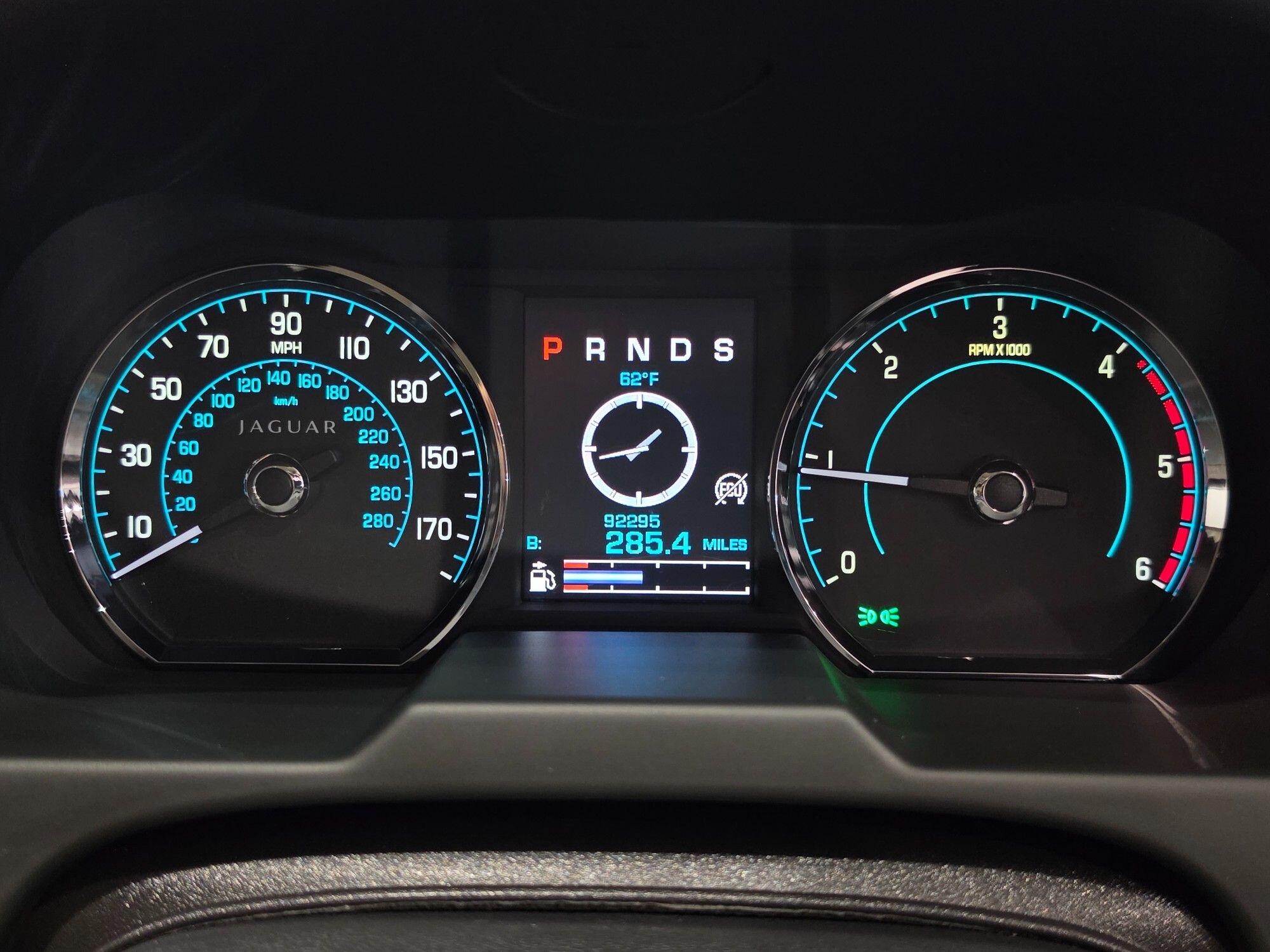 Jaguar XF view 32
