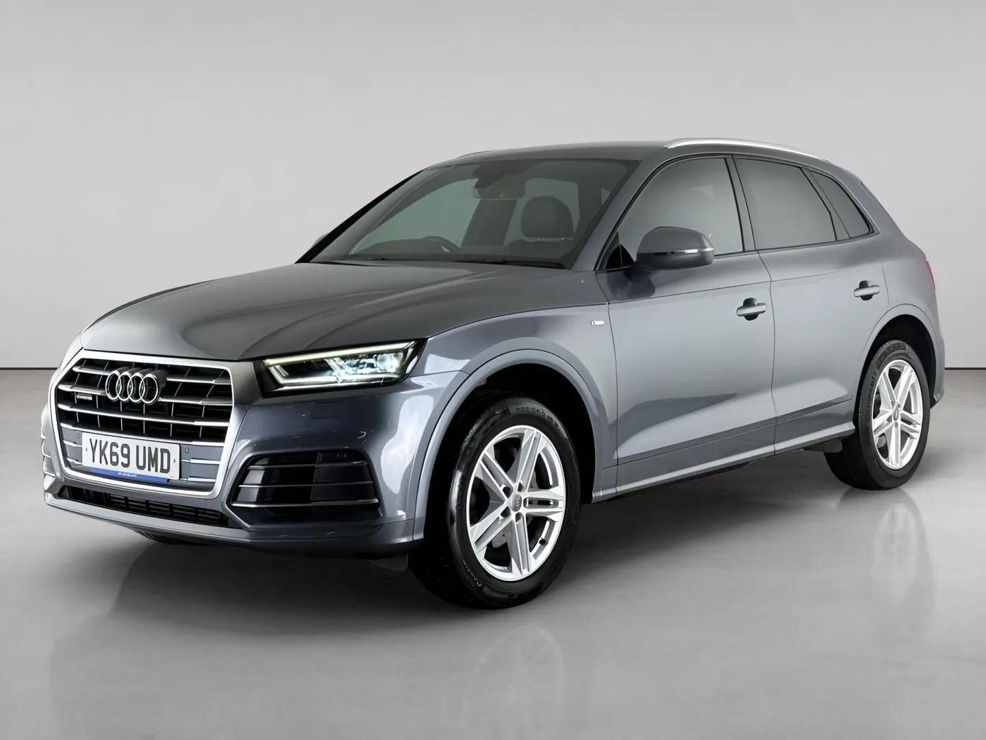 Audi Q5 view 2