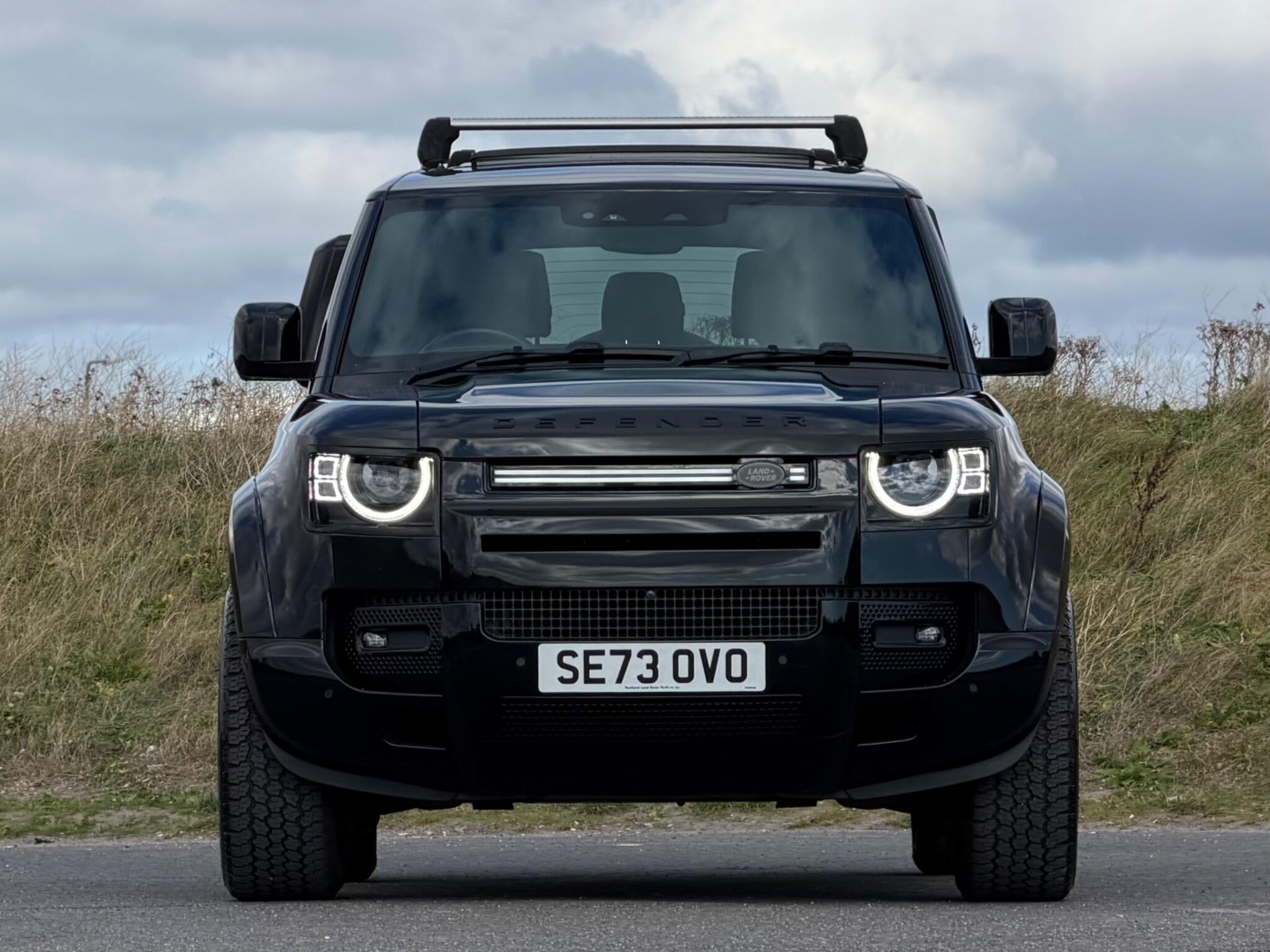 Land Rover Defender view 38