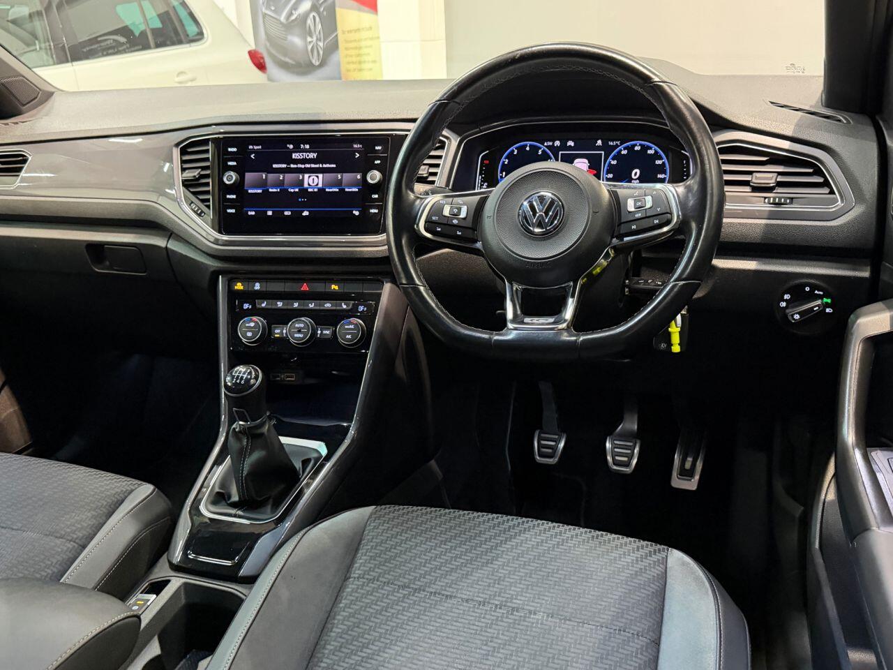 Volkswagen T-Roc view 25