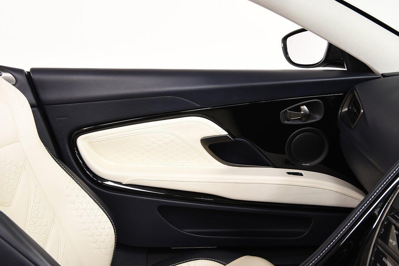 Aston Martin DBS view 13