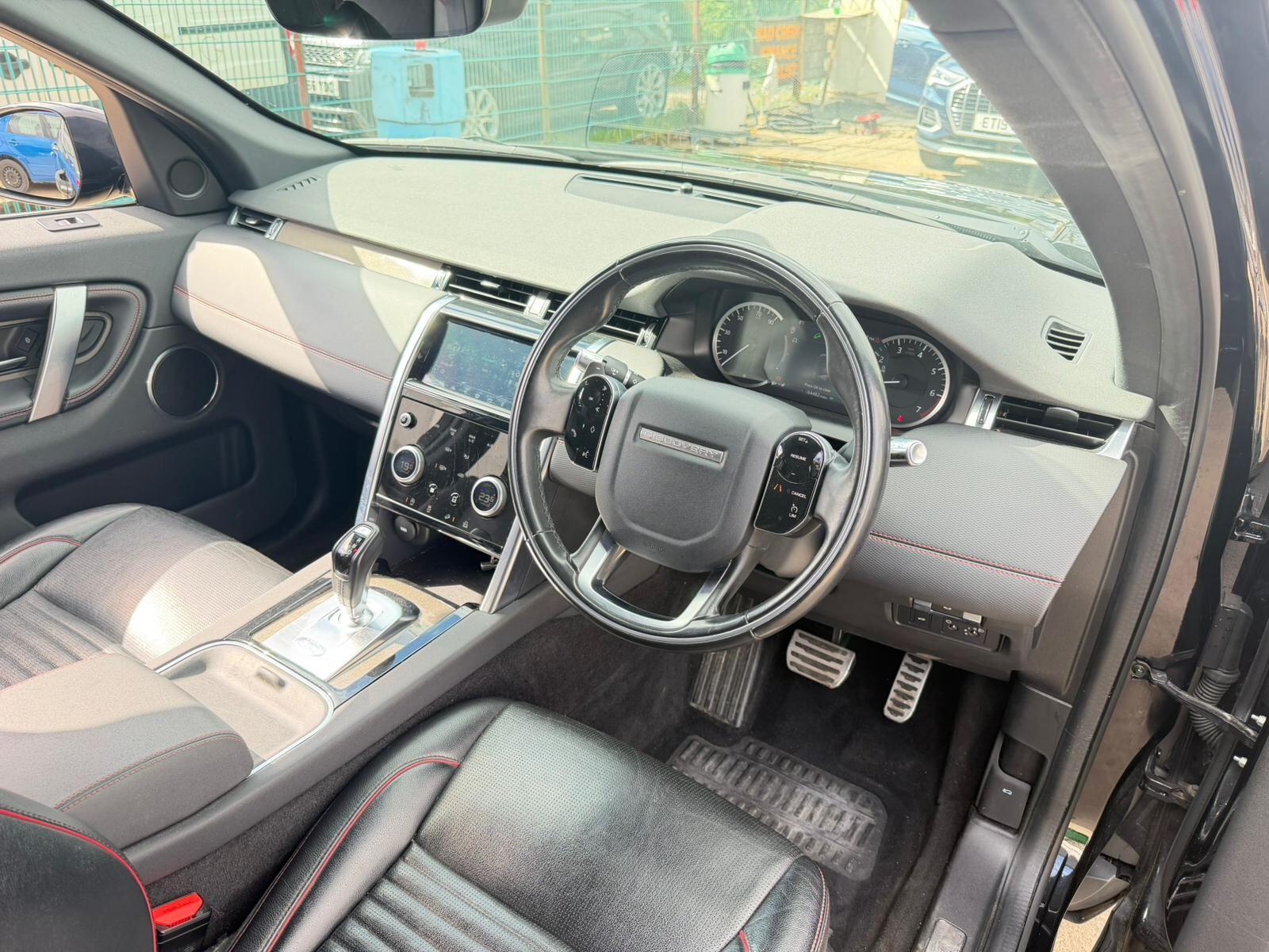 Land Rover Discovery Sport view 30