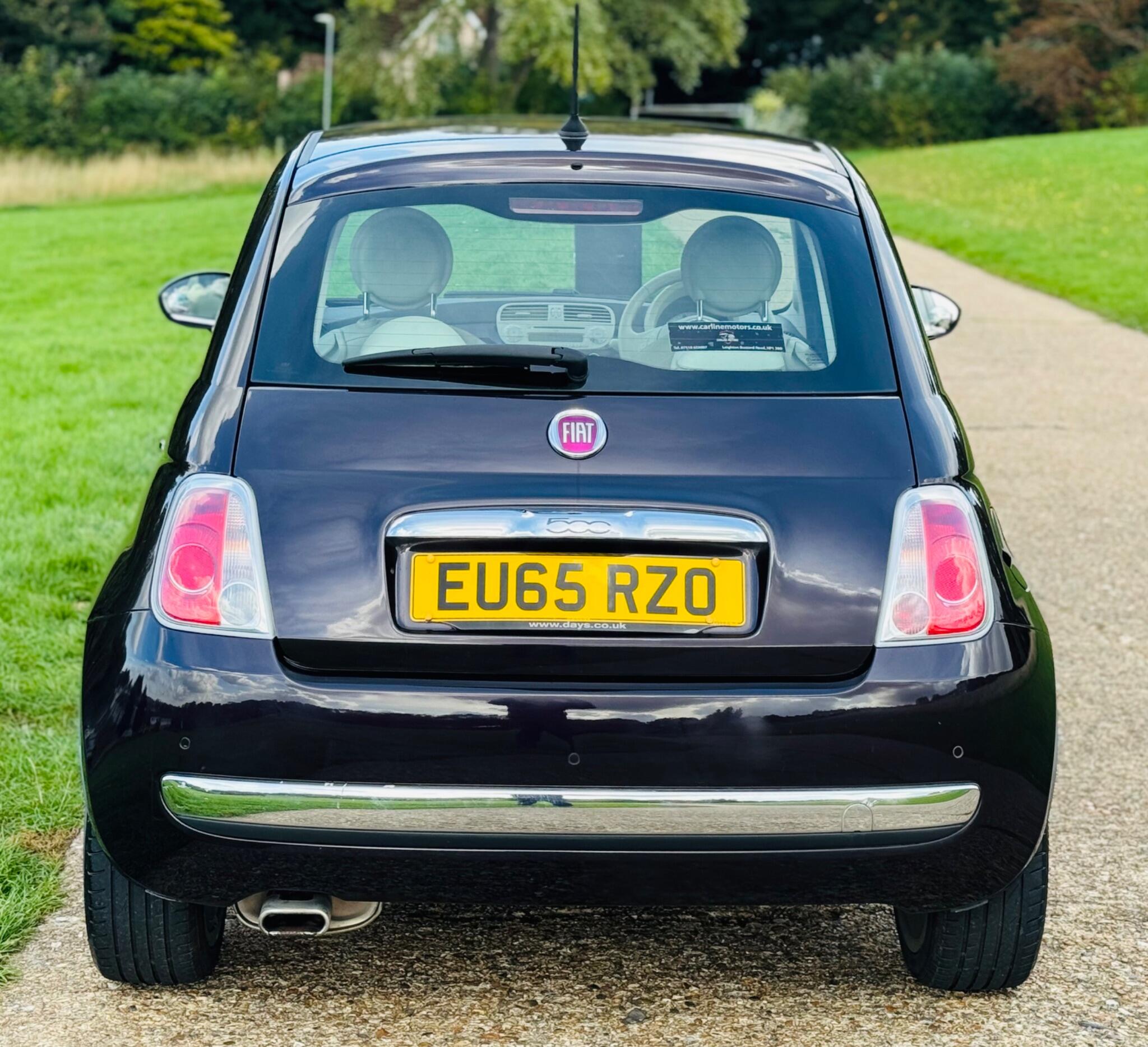 2015 Fiat 500 image 10