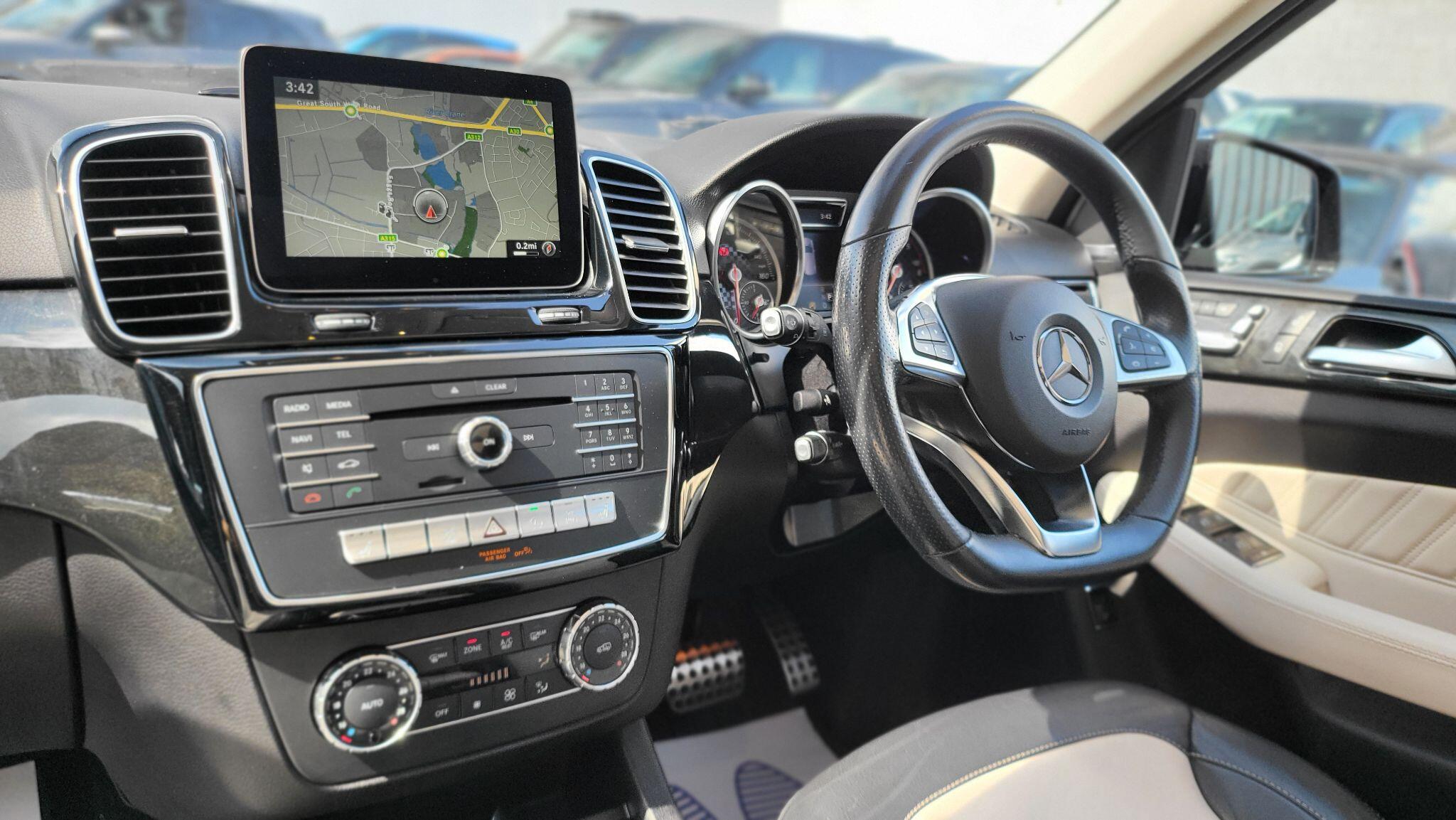 Mercedes-Benz Gle view 12