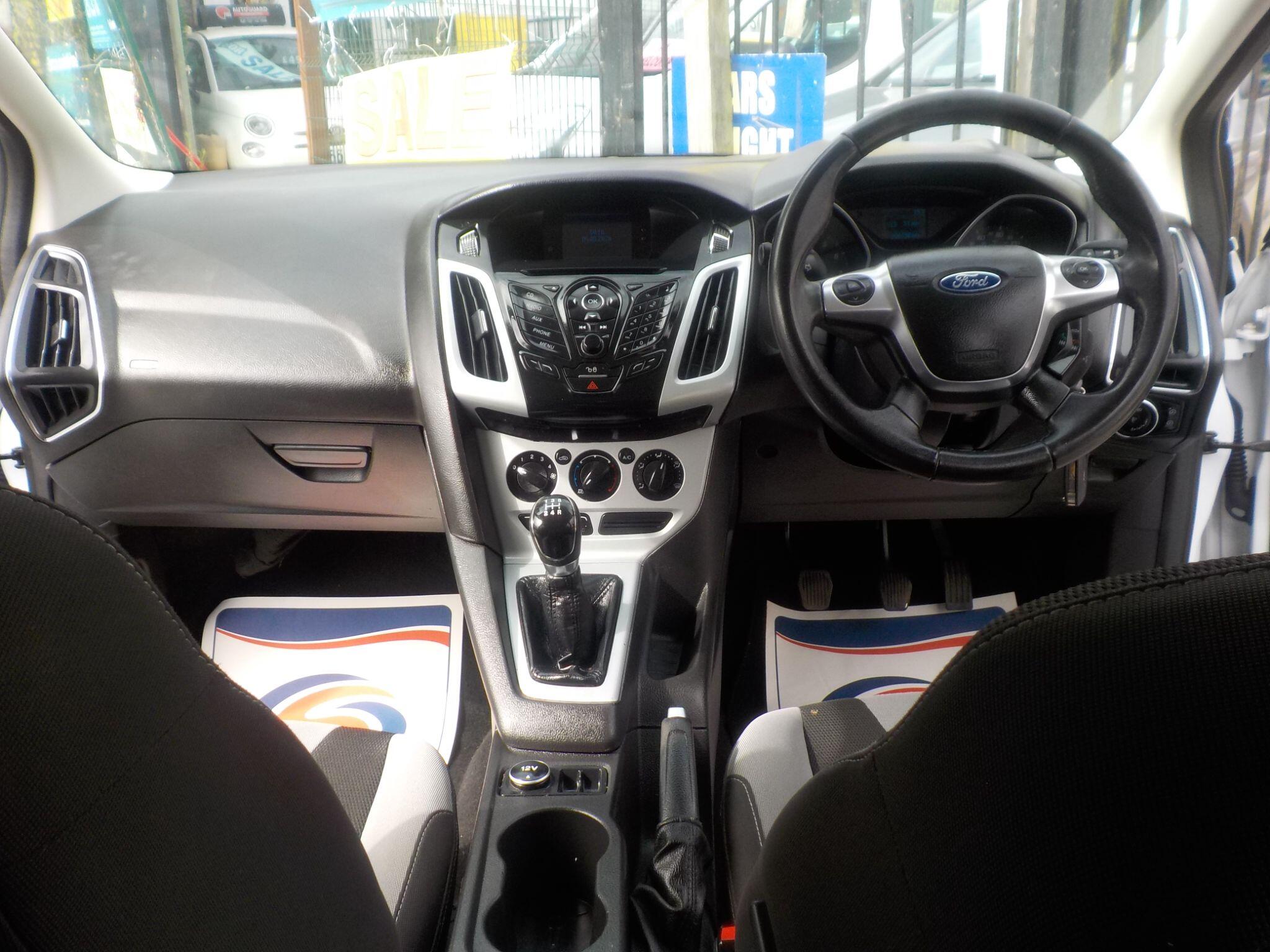Ford Focus 1.6 Zetec Euro 5 5dr