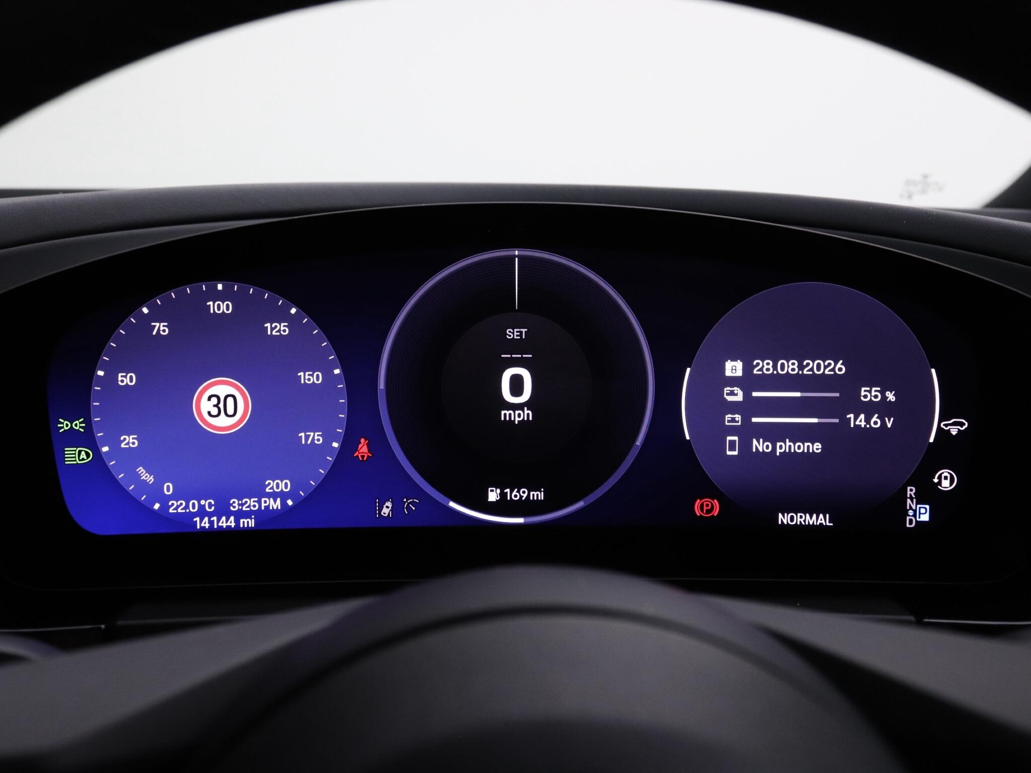 Porsche Macan view 16