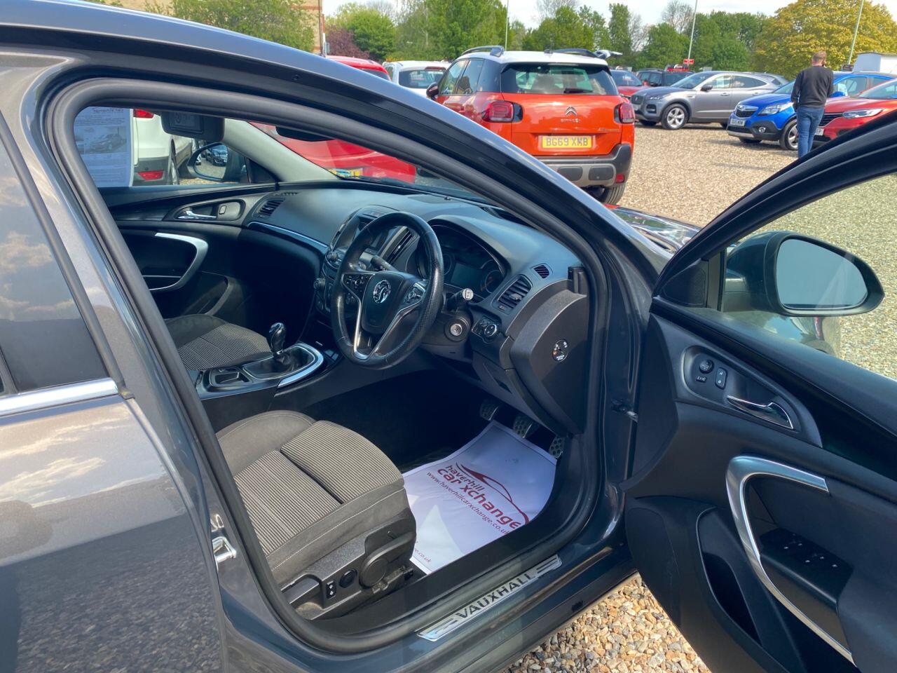 Vauxhall Insignia view 11