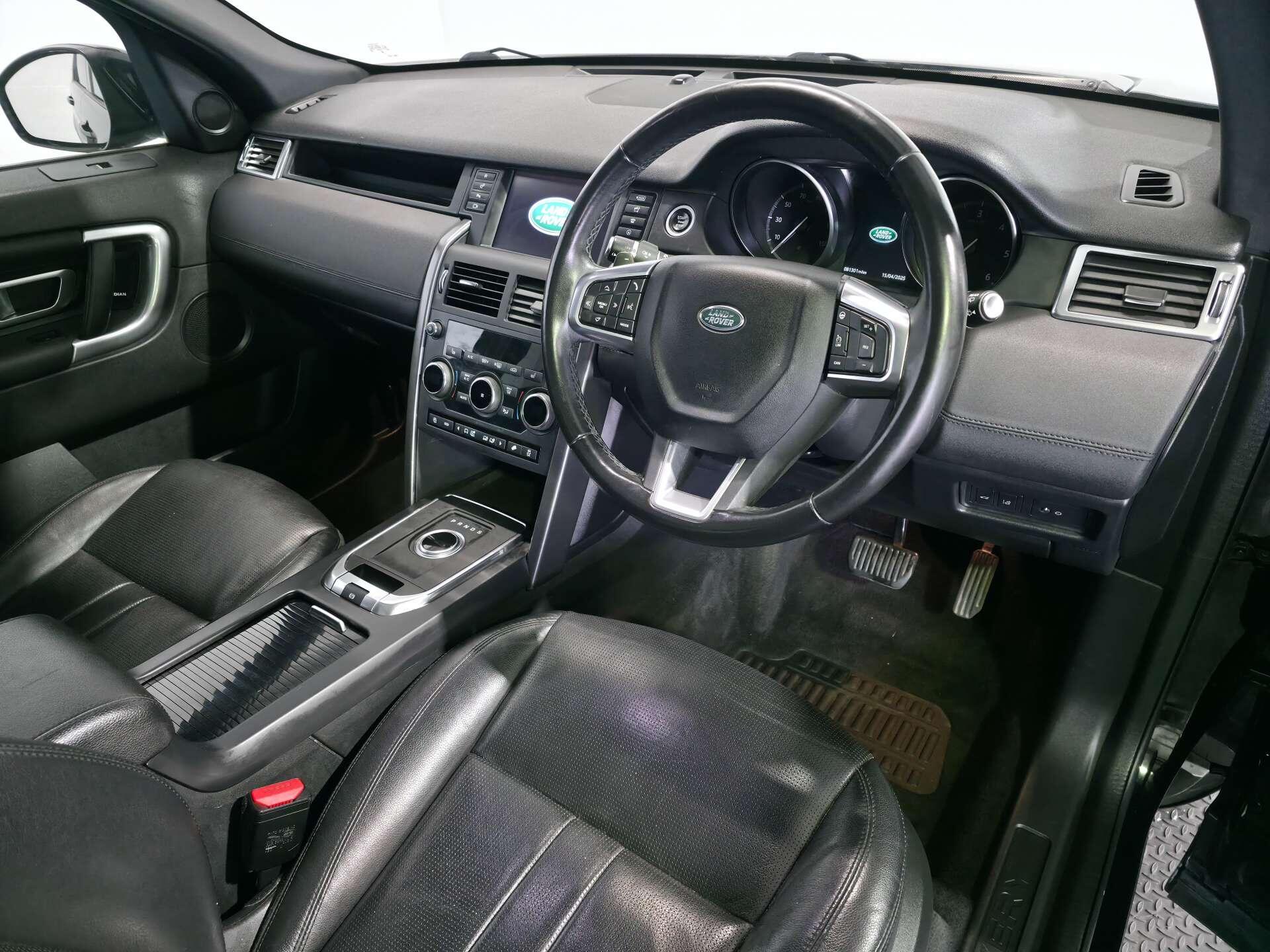 Land Rover Discovery Sport view 11