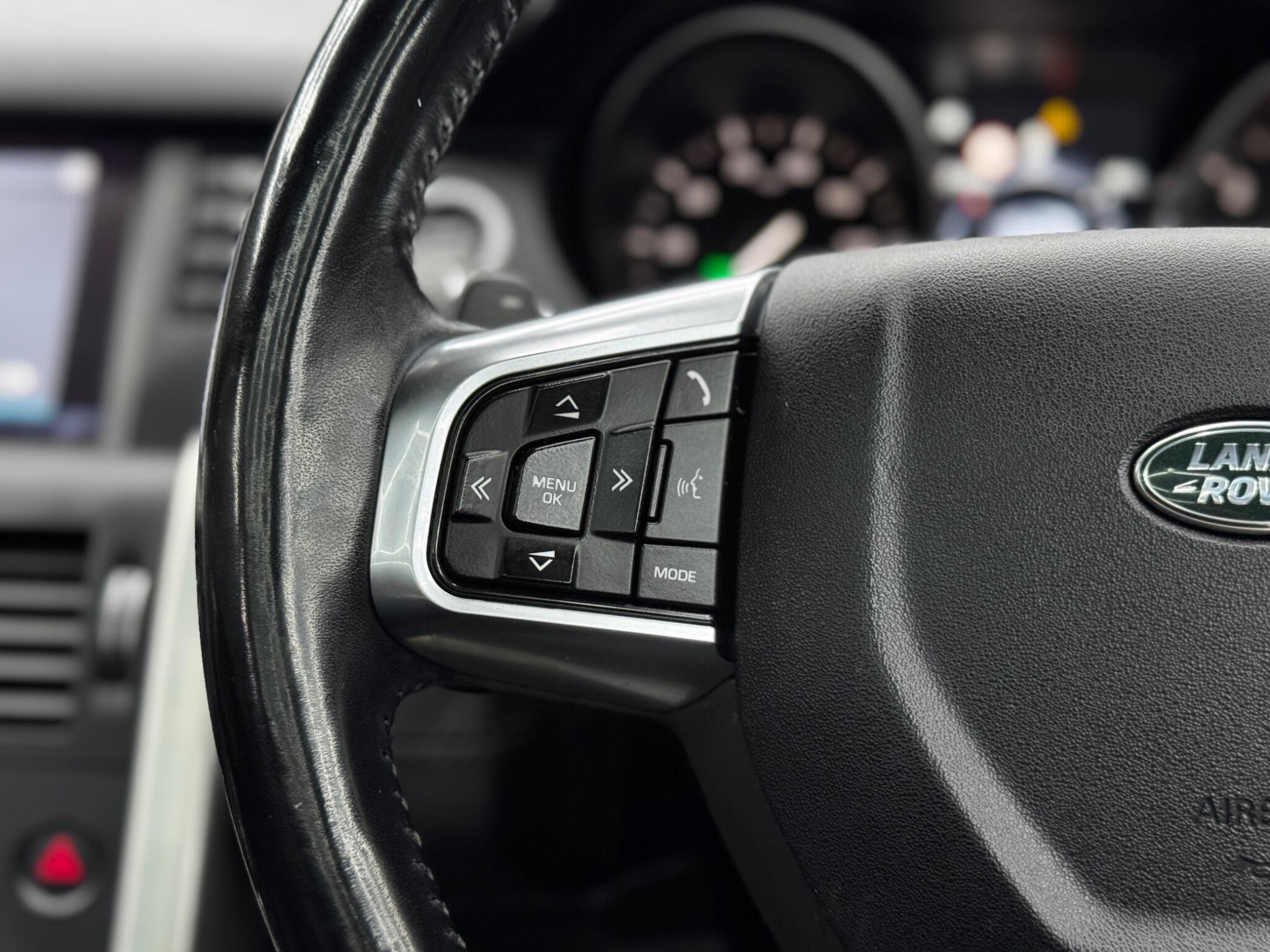 Land Rover Discovery Sport view 20