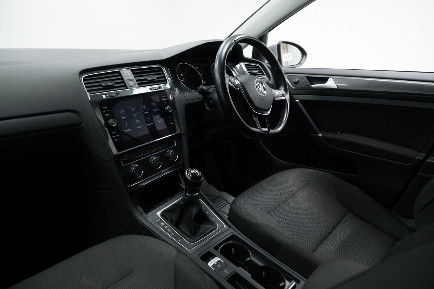 Volkswagen Golf view 6