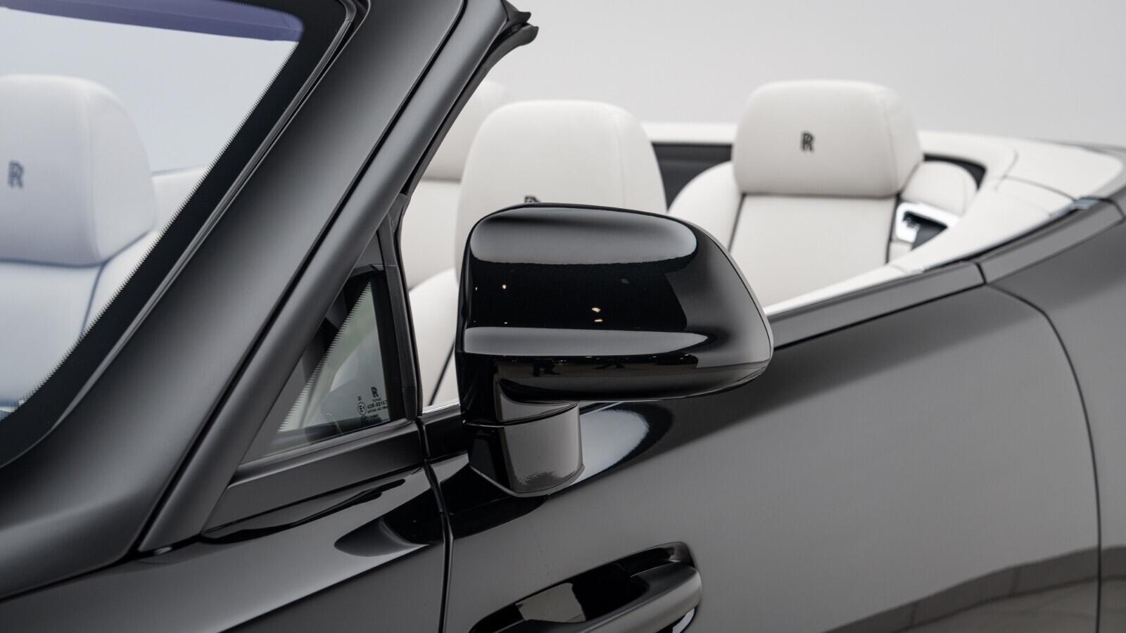 Rolls-Royce Dawn view 43