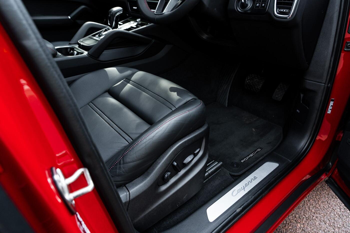 Porsche Cayenne view 56