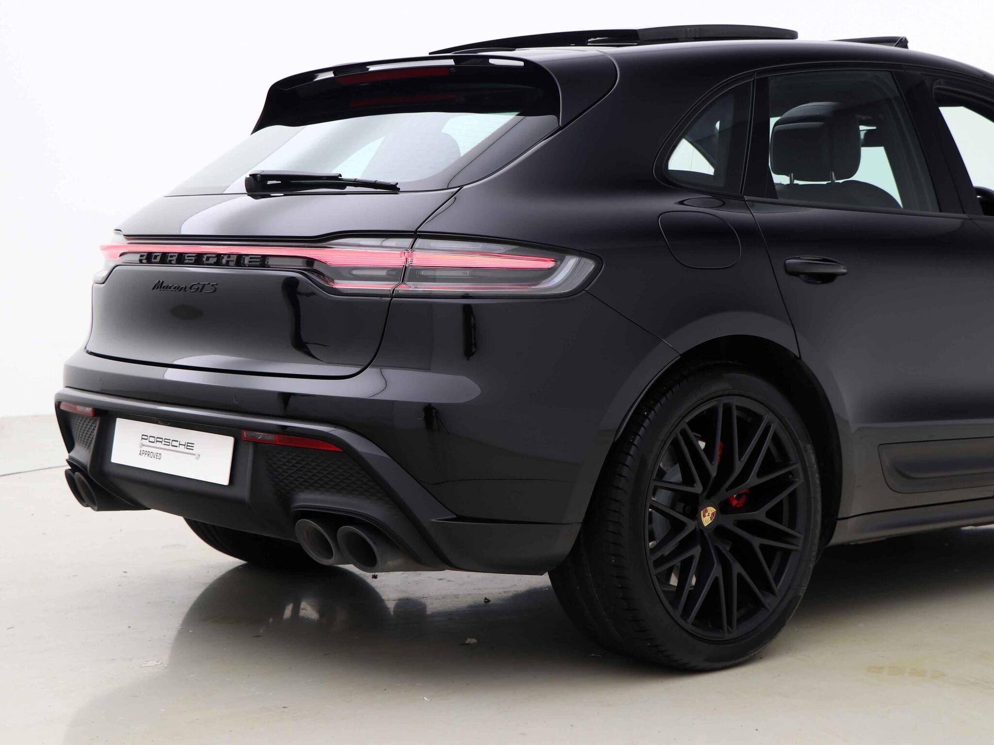 Porsche Macan view 23