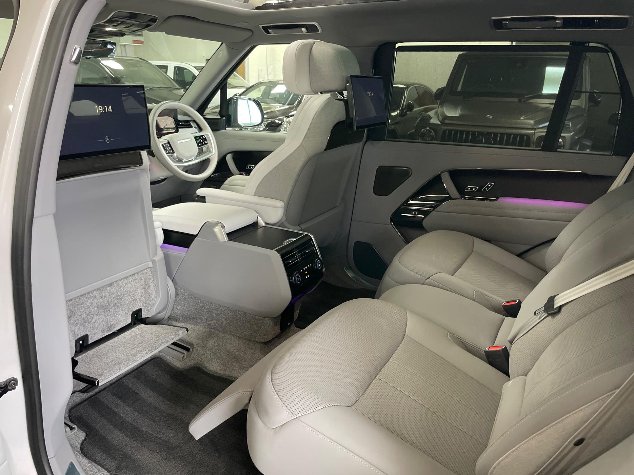 Land Rover Range Rover view 66