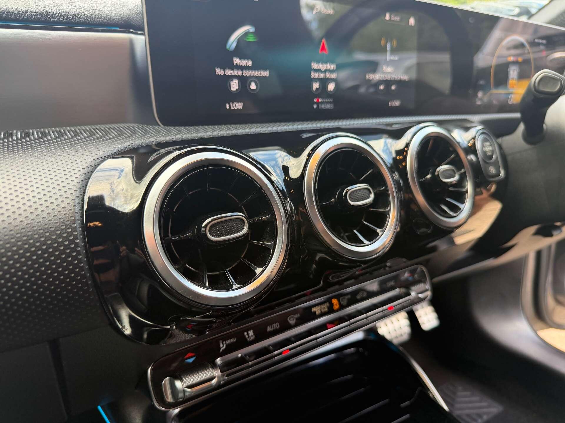 Mercedes-Benz Cla view 30