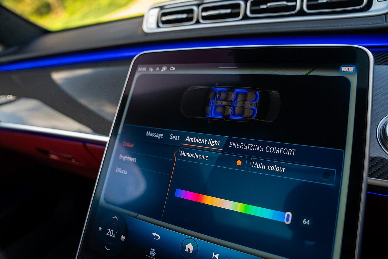 Mercedes-Benz S-Class view 95