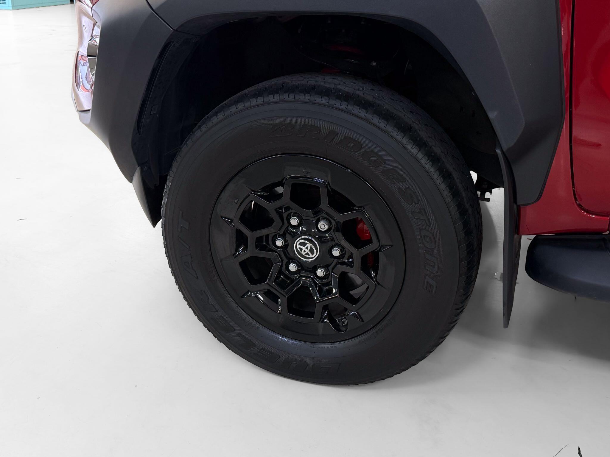 Toyota Hilux view 30