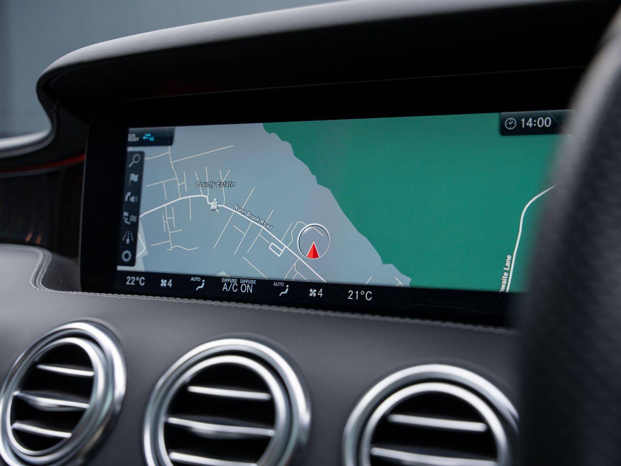Mercedes-Benz S-Class view 14