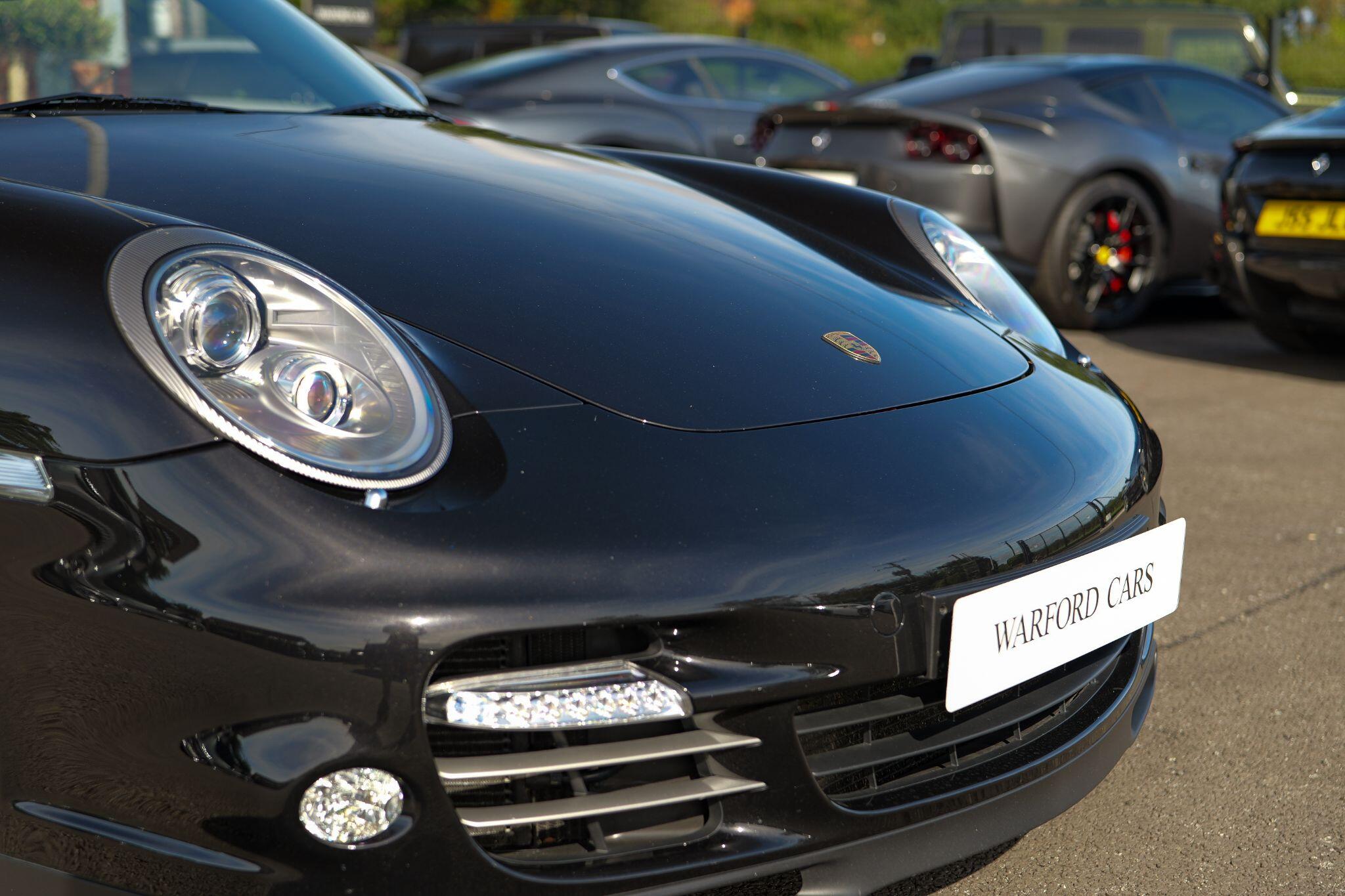 Porsche 911 view 8