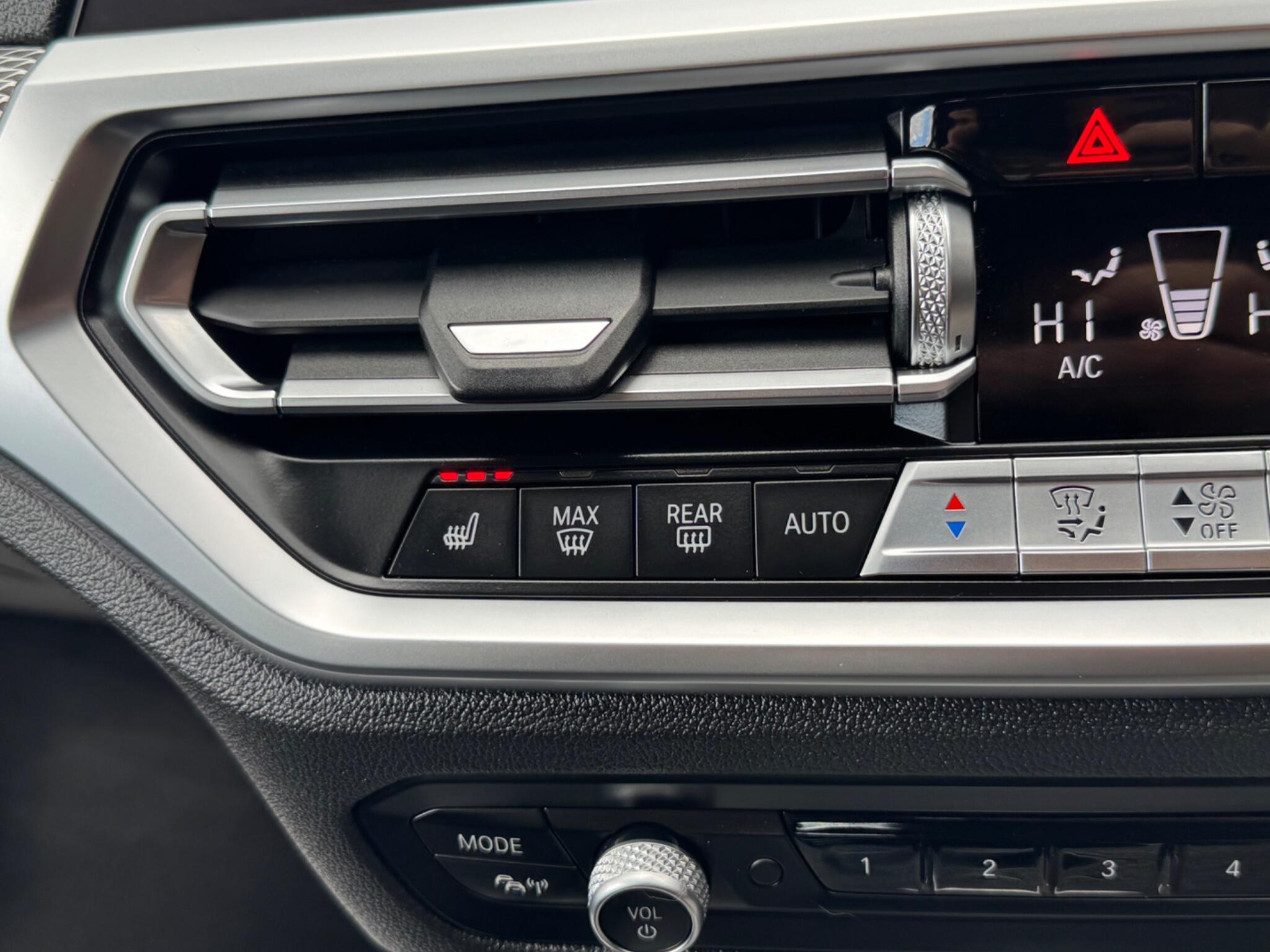 BMW 3 Series view 24
