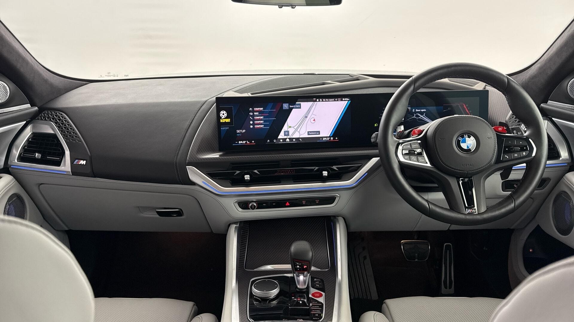 BMW XM view 4