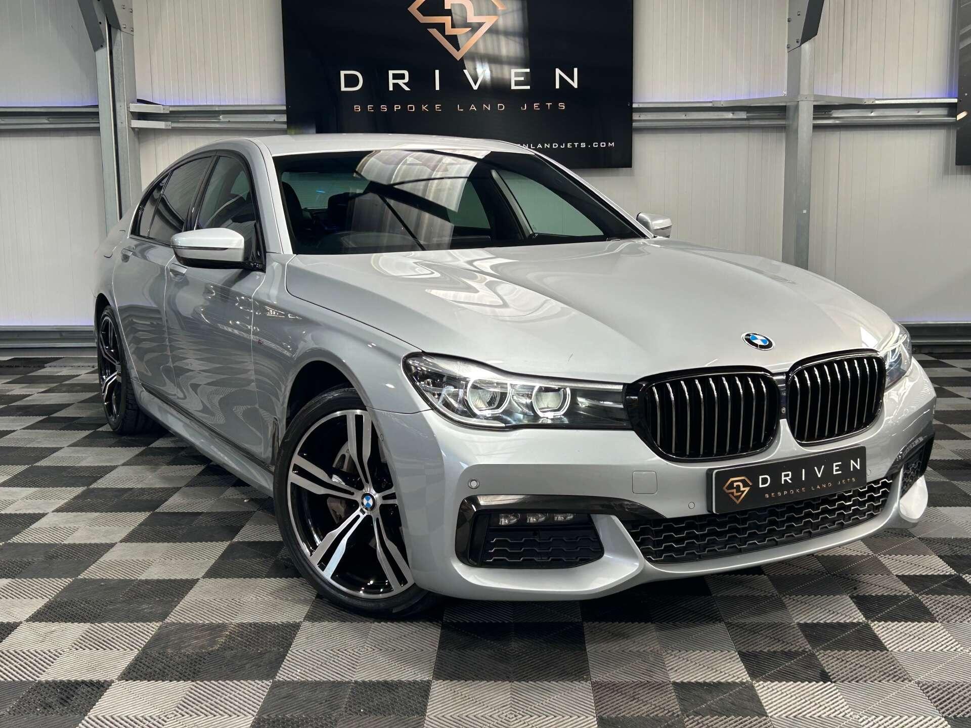 BMW 7 Series view 8