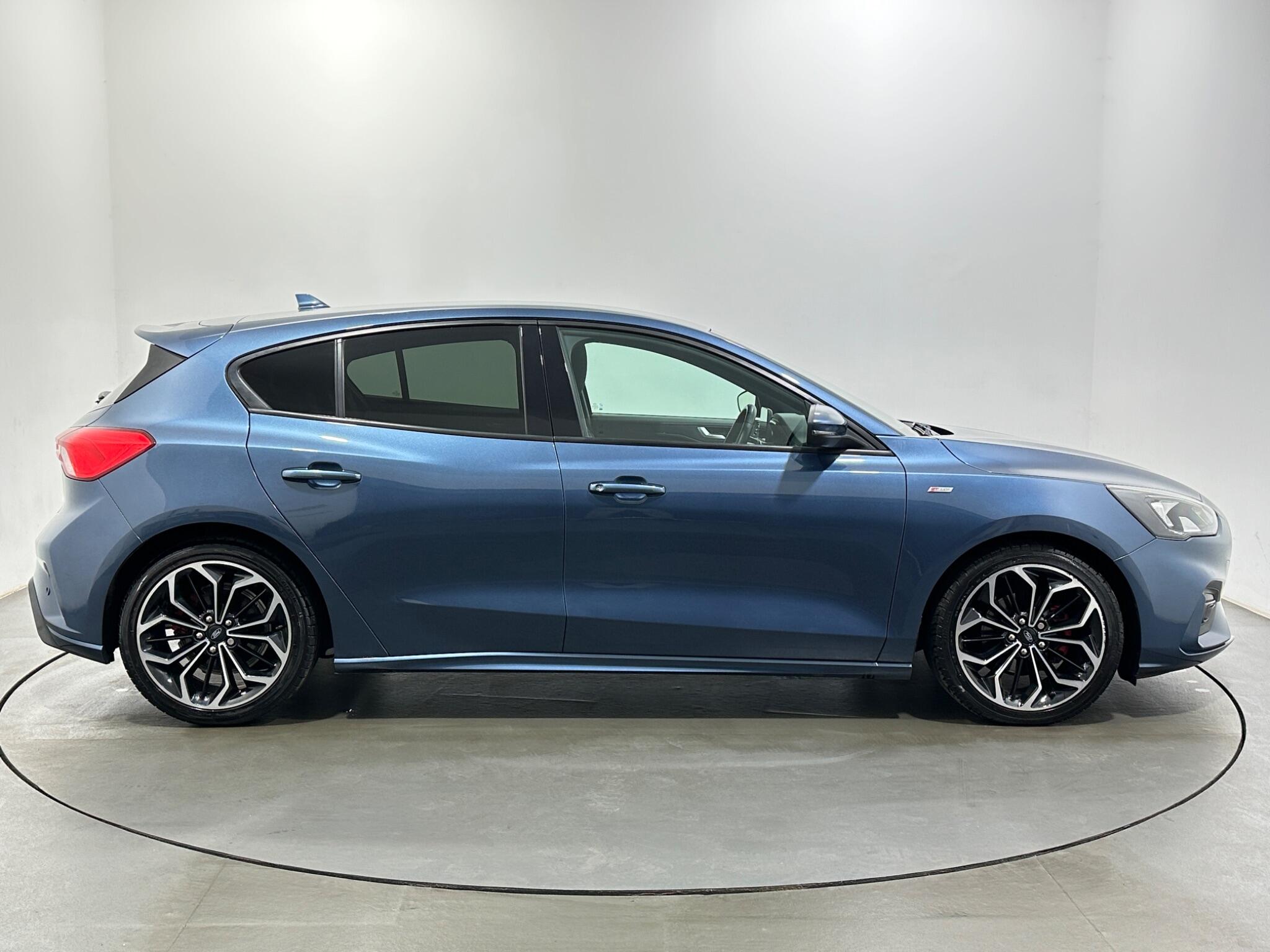 Ford Focus view 9