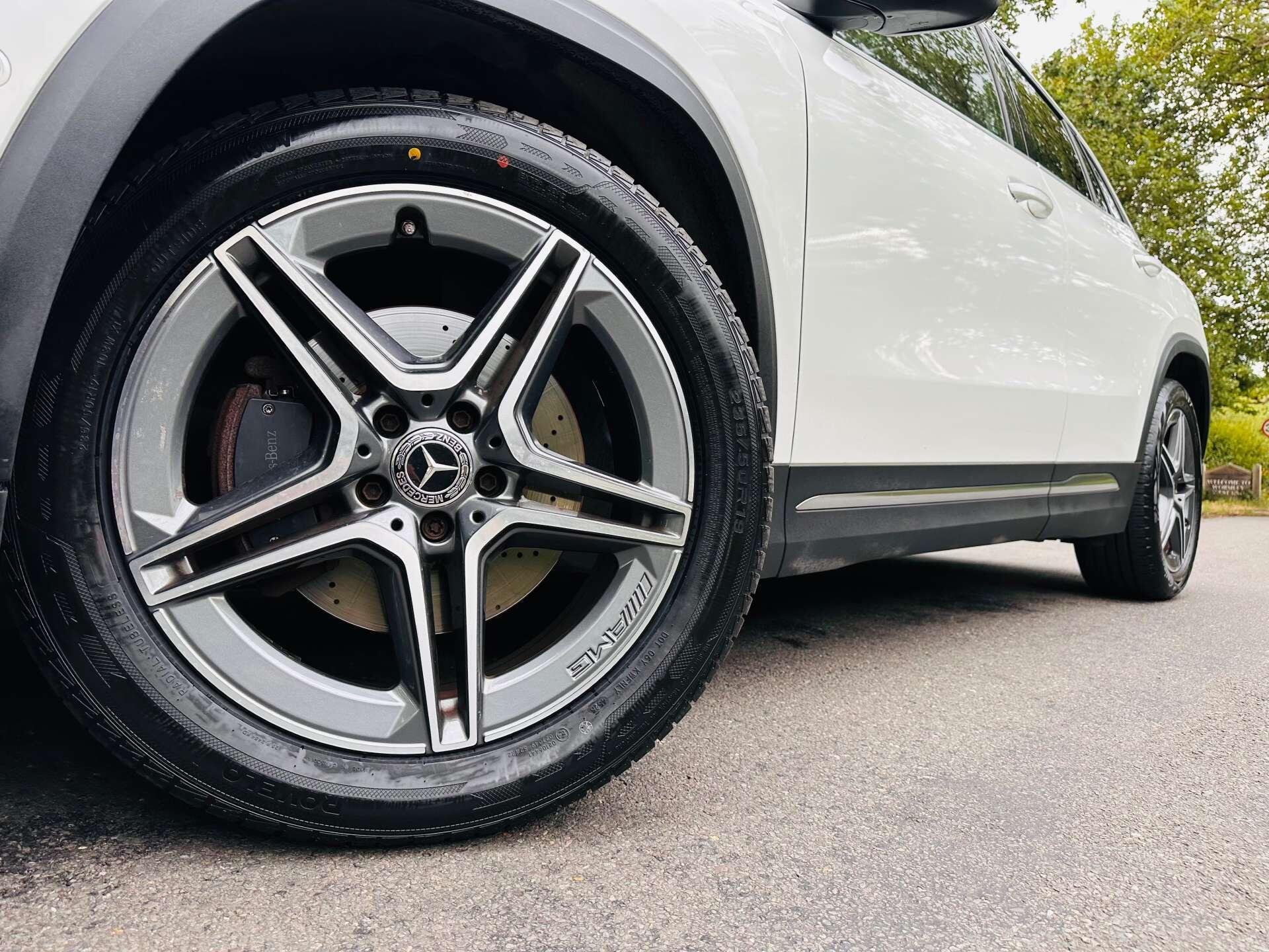 Mercedes-Benz Gla view 28