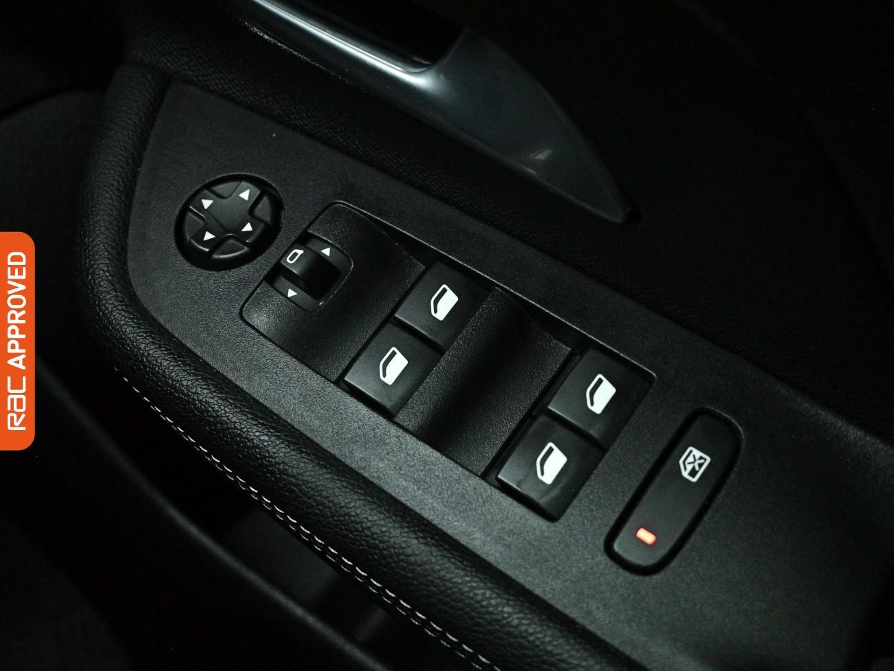 Vauxhall Mokka Electric view 28