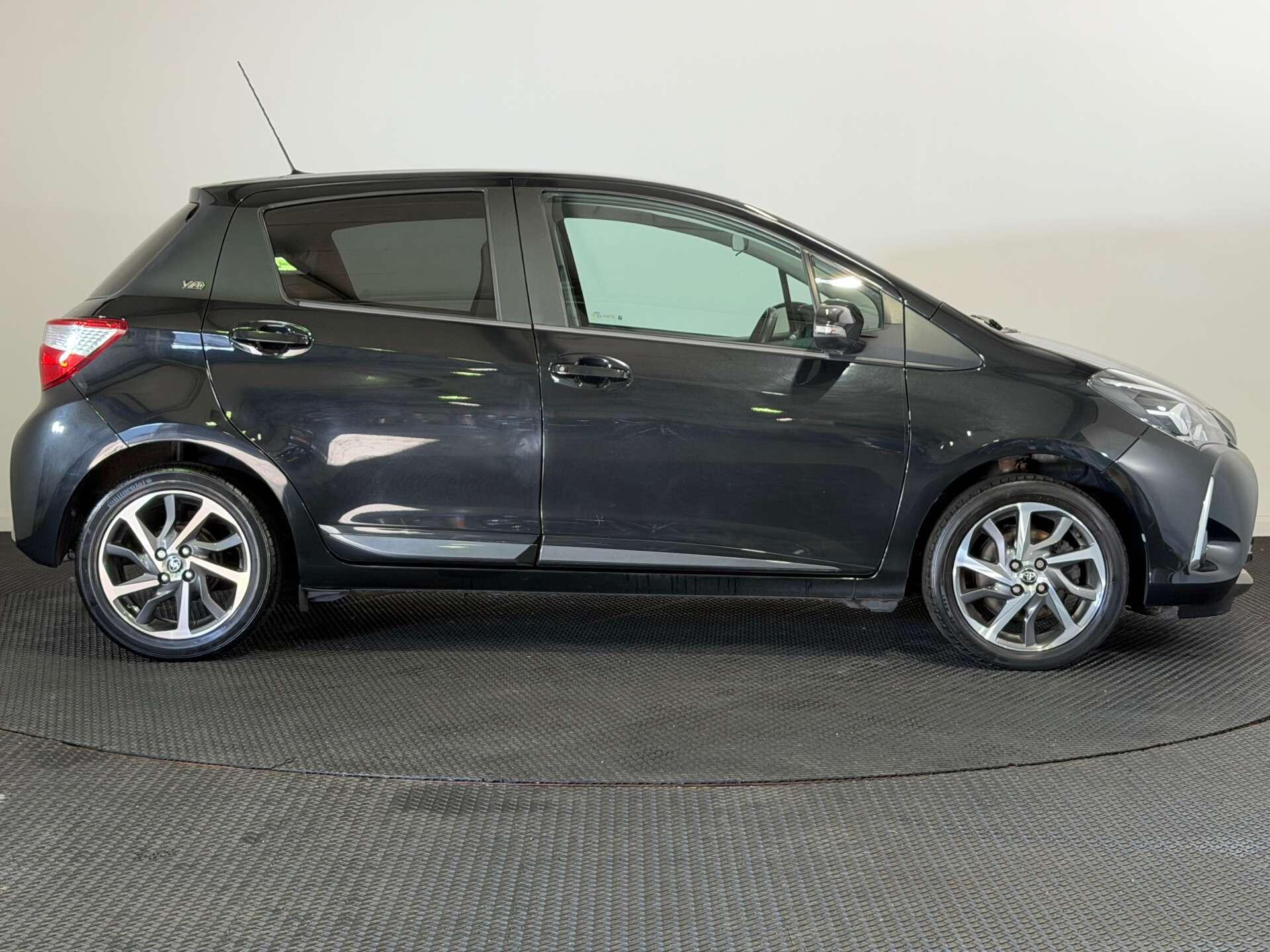 Toyota Yaris view 8